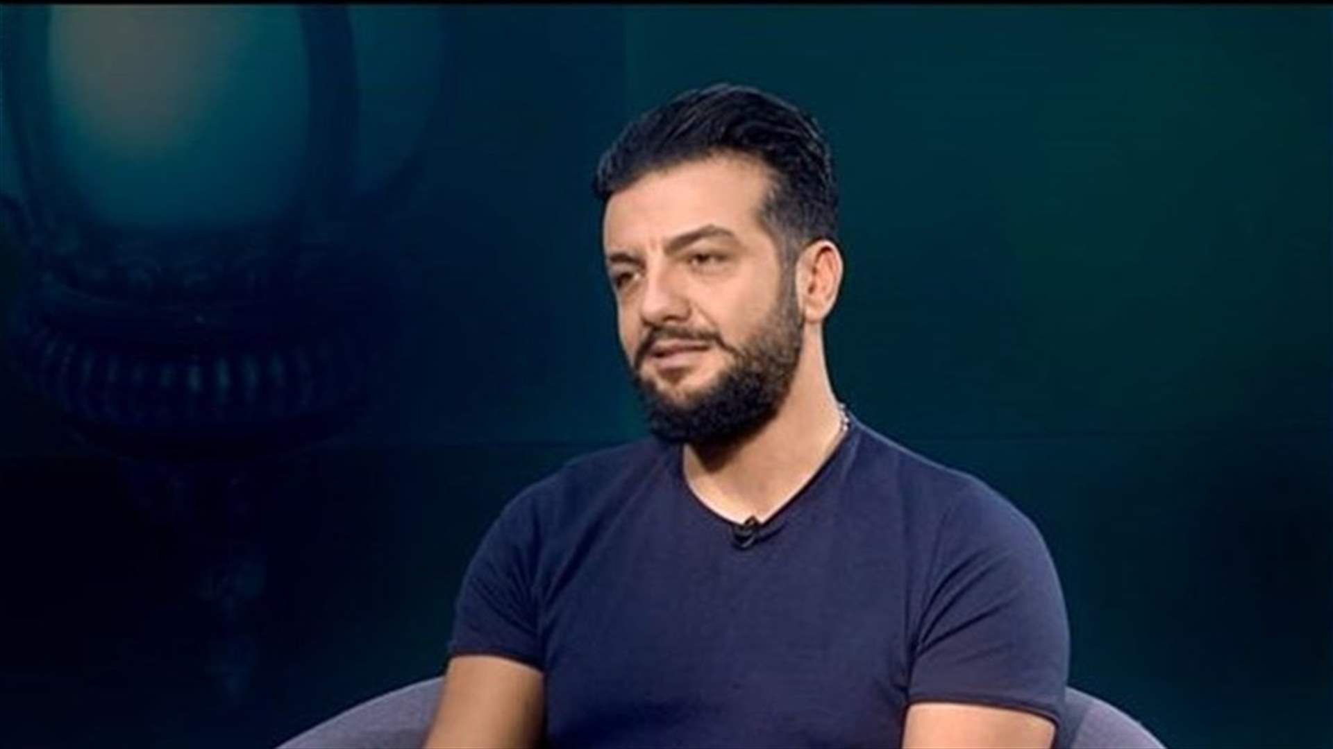 طلال مارديني يصوّب المسدس نحو رأسه: "اذكرونا بالخير وسامحونا"
