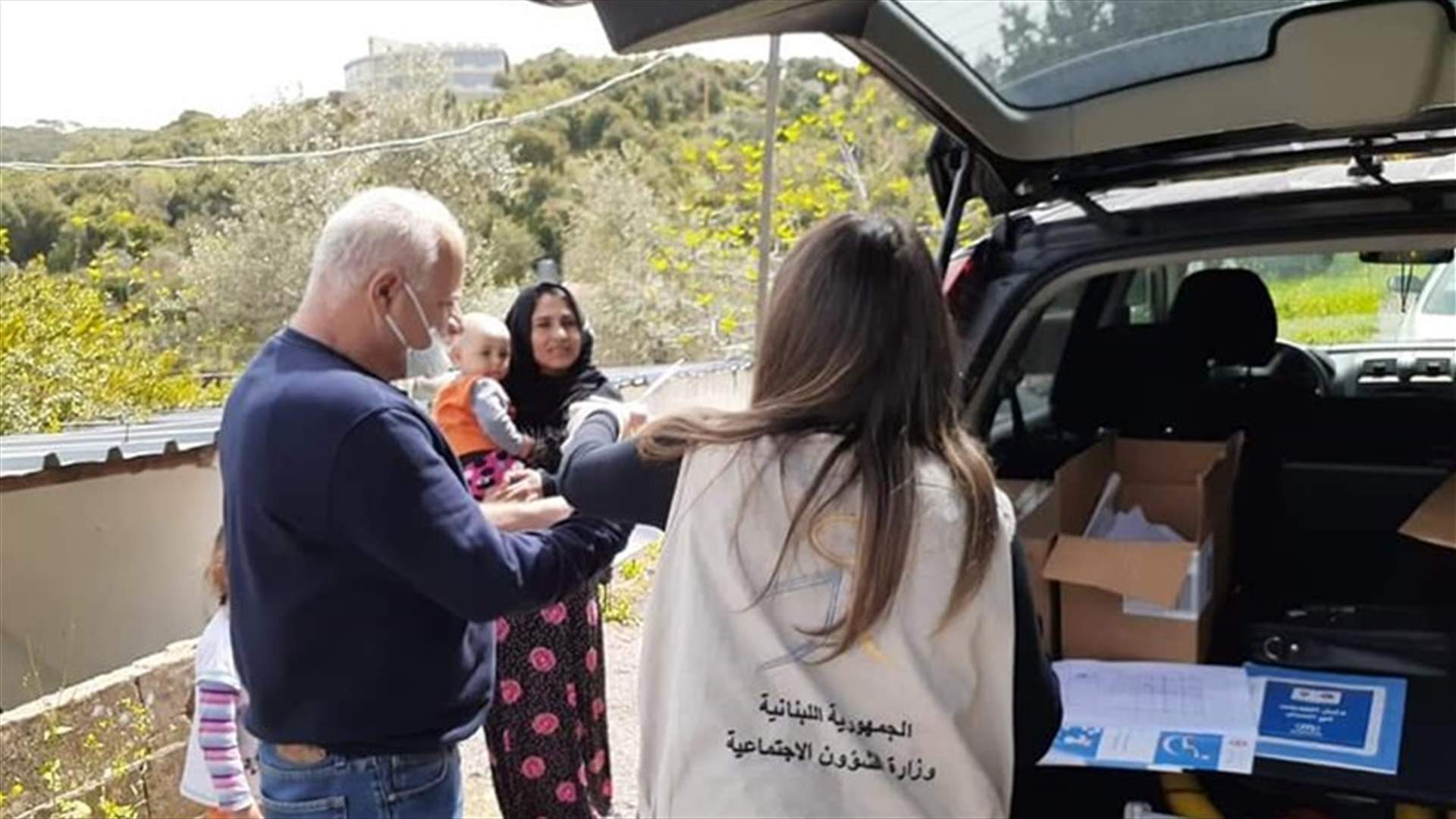 جولة لفريق الشؤون الاجتماعية على النازحين السوريين في جران البترونية