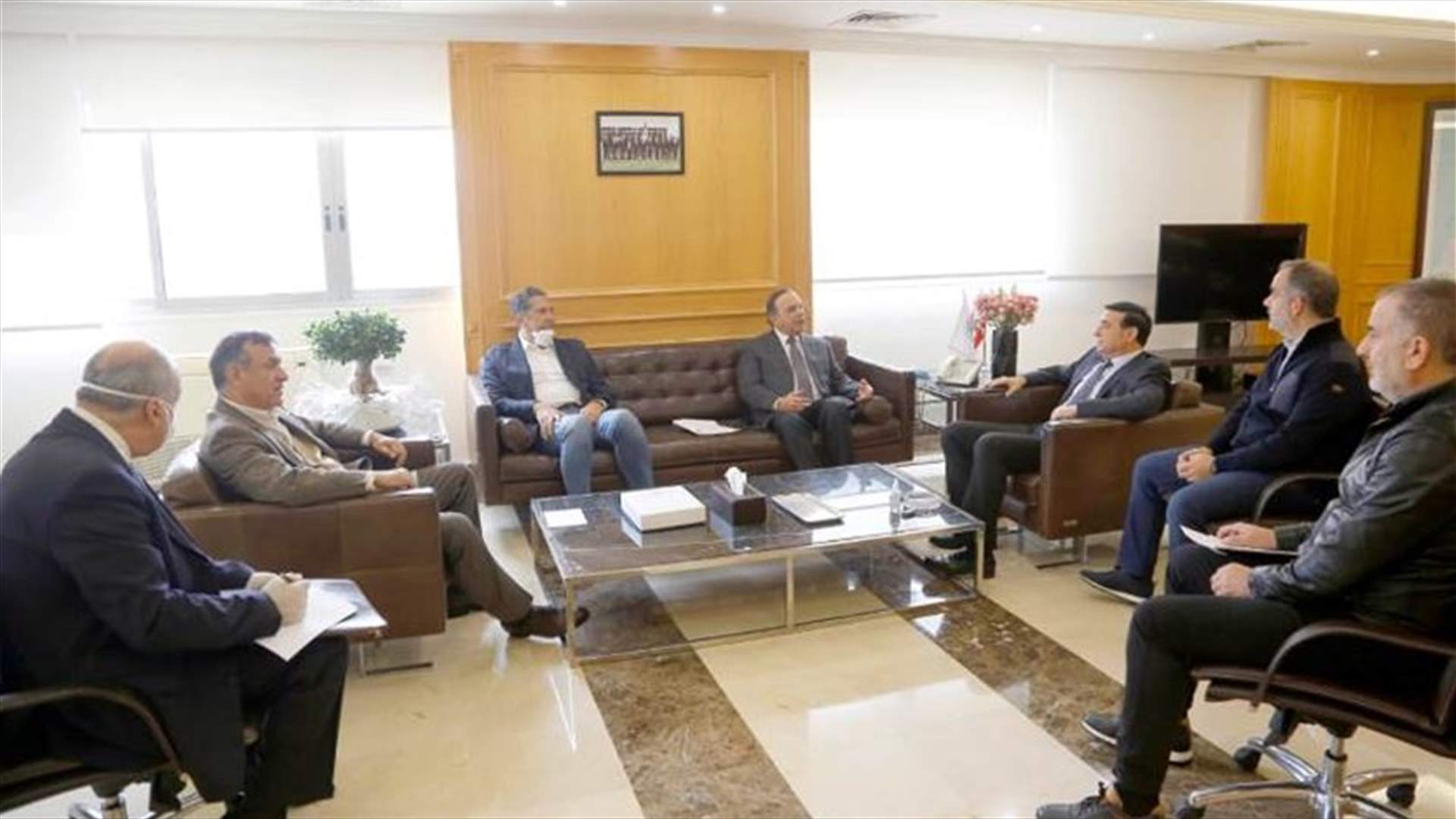 نجار عرض ووفدا من نقابة المقاولين اوضاع قطاع البناء