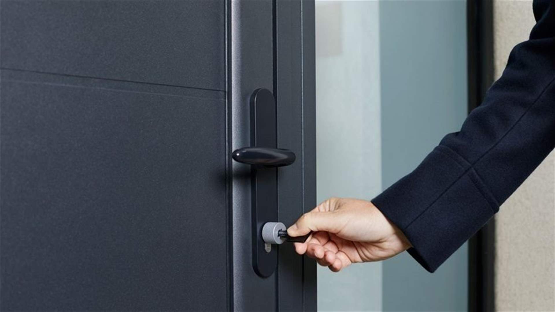 Here are practical tips of home entry and exit for Coronavirus prevention