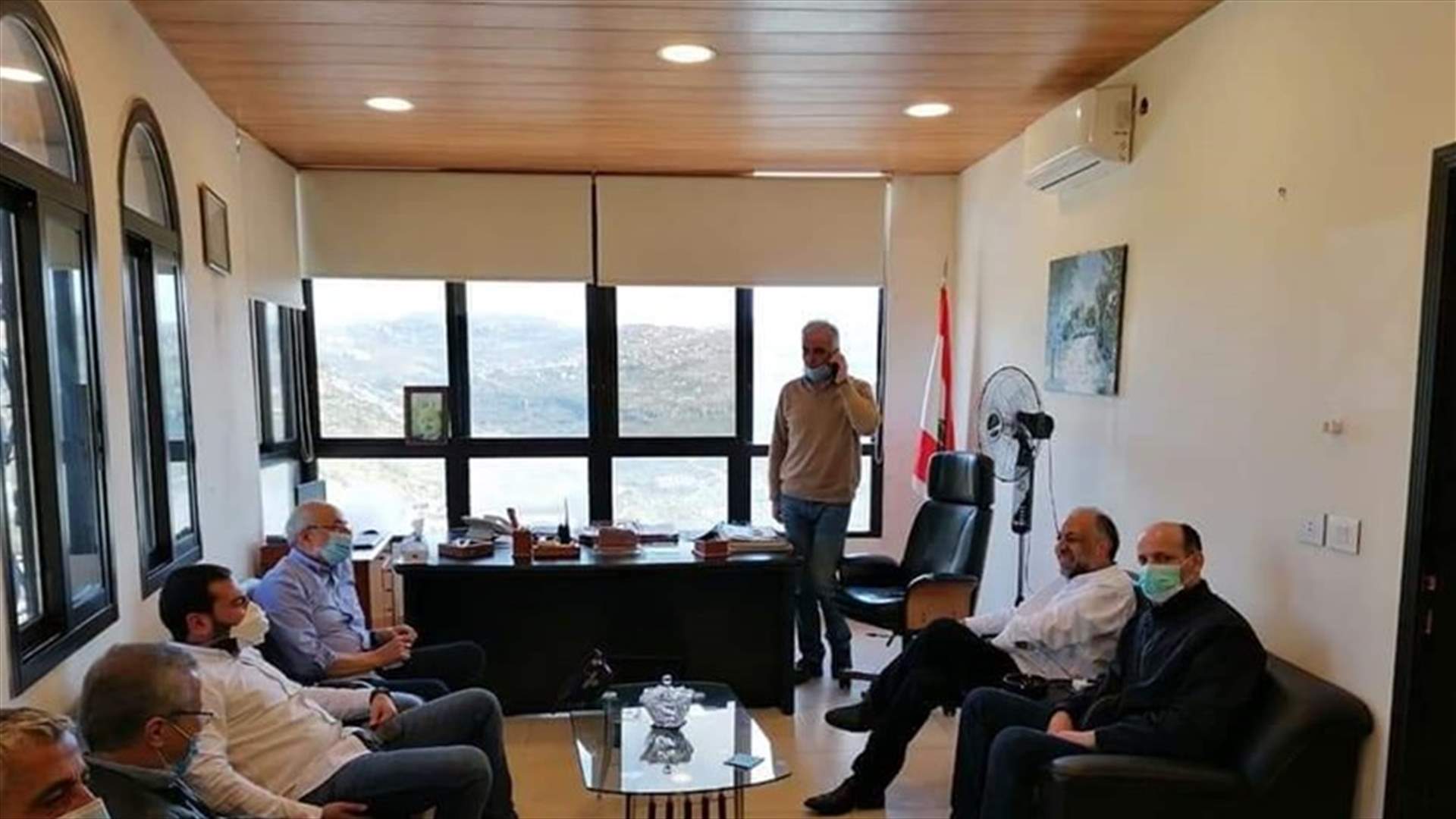جنبلاط قدم دعما لبتاتر وشهيب زارها مستطلعا إجراءات الوقاية