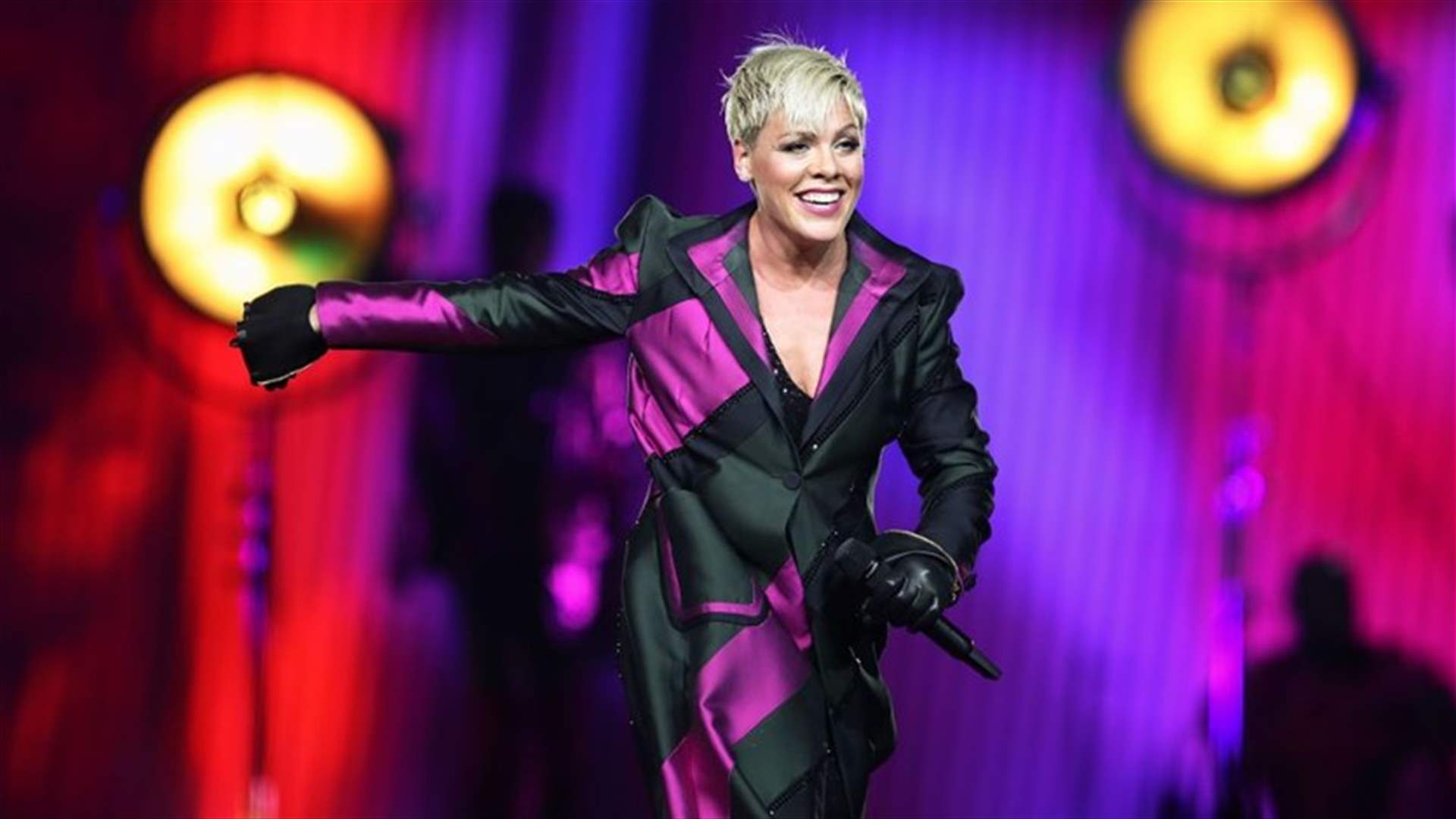 المغنية الأميركية Pink تتعافى من فيروس كورونا... وتتبرع بميلون دولار لمكافحته!