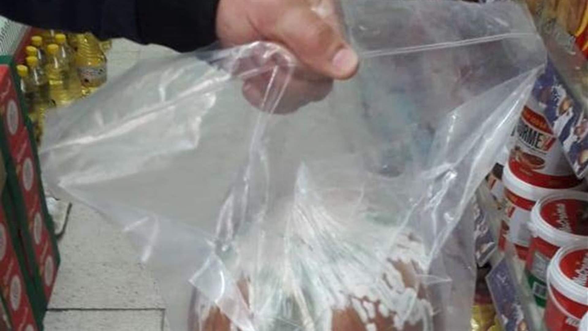 أمن الدولة ضبطت لحوما فاسدة وبضاعة من دون تواريخ في شكا