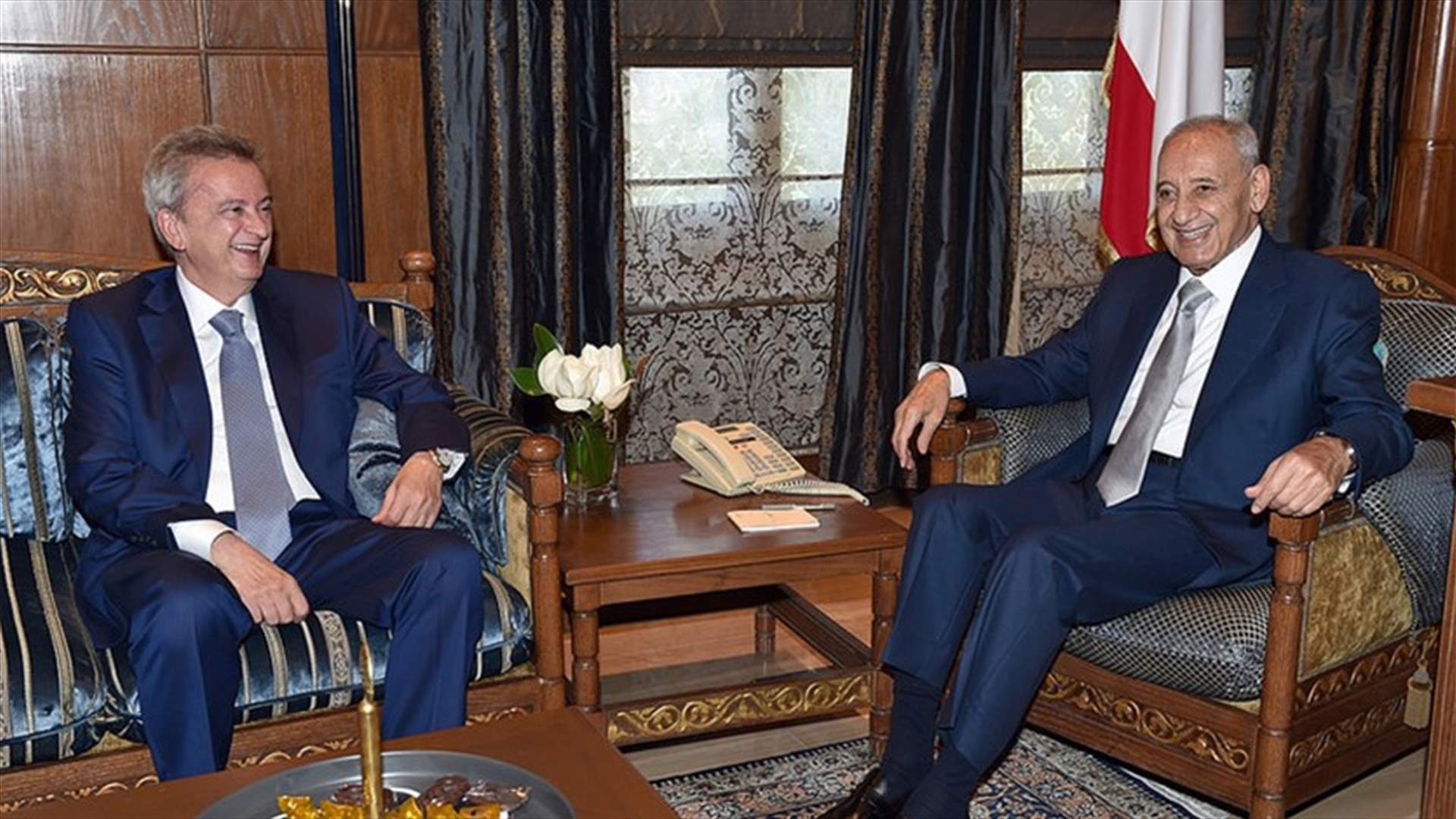 بري لحاكم مصرف لبنان: "طَمئِن الناس وخُذ منّي ما يدهش العالم" (الجمهورية)