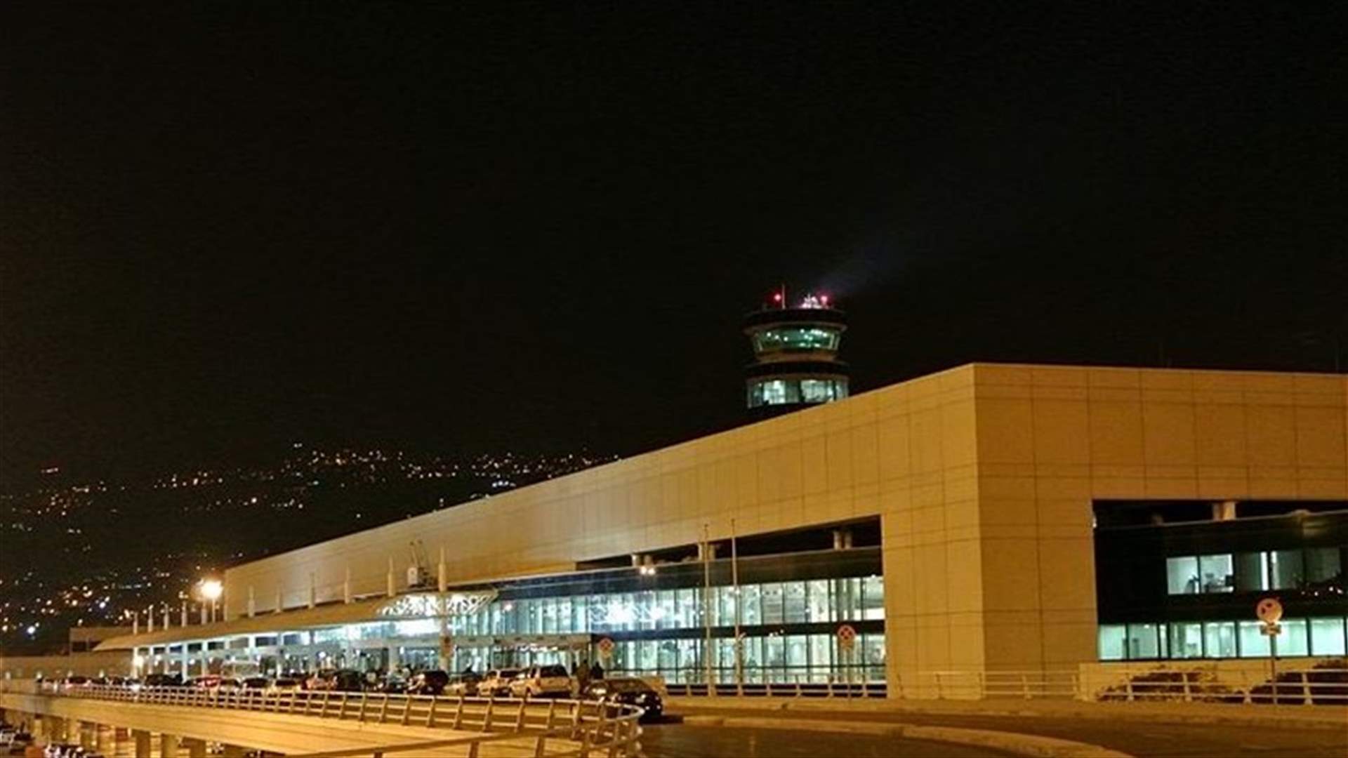 وصول طائرة من أكرا إلى مطار بيروت على متنها 121 لبنانيًا