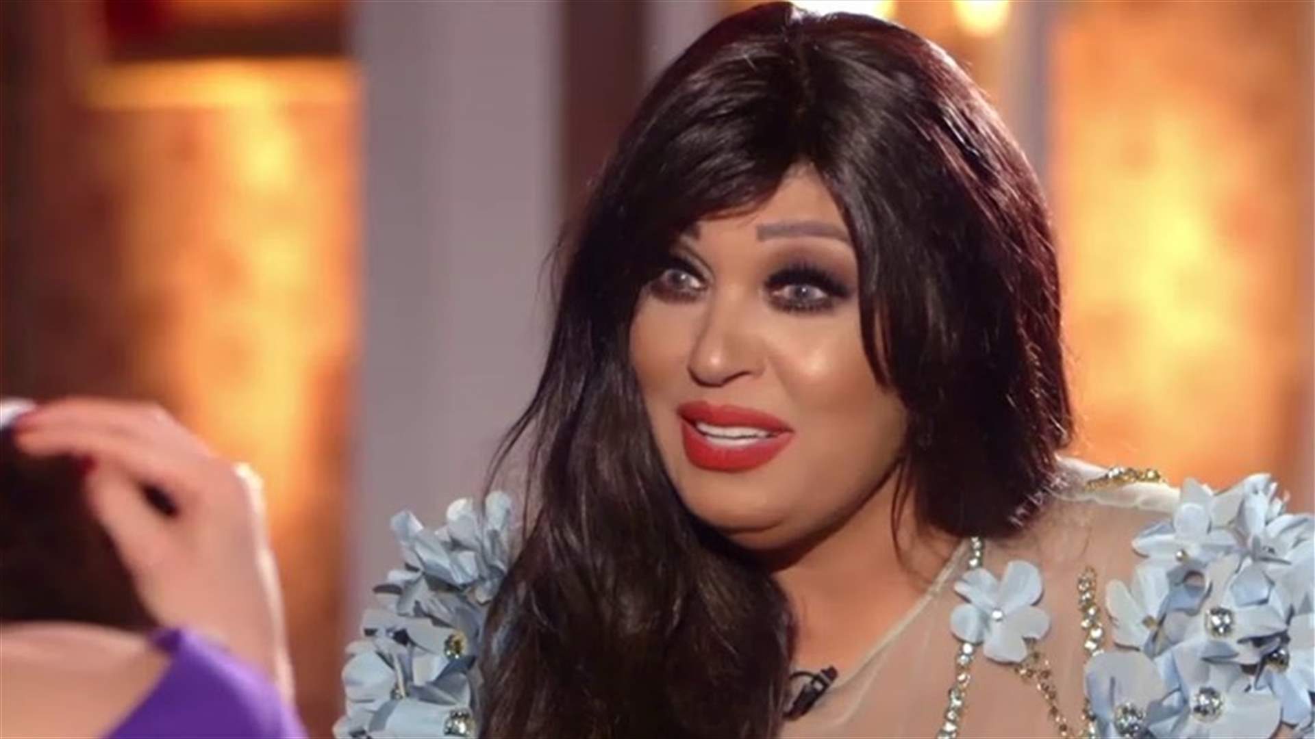 فيفي عبده من دون مكياج.. الجمهور يعجز عن التعرّف إليها! (فيديو)