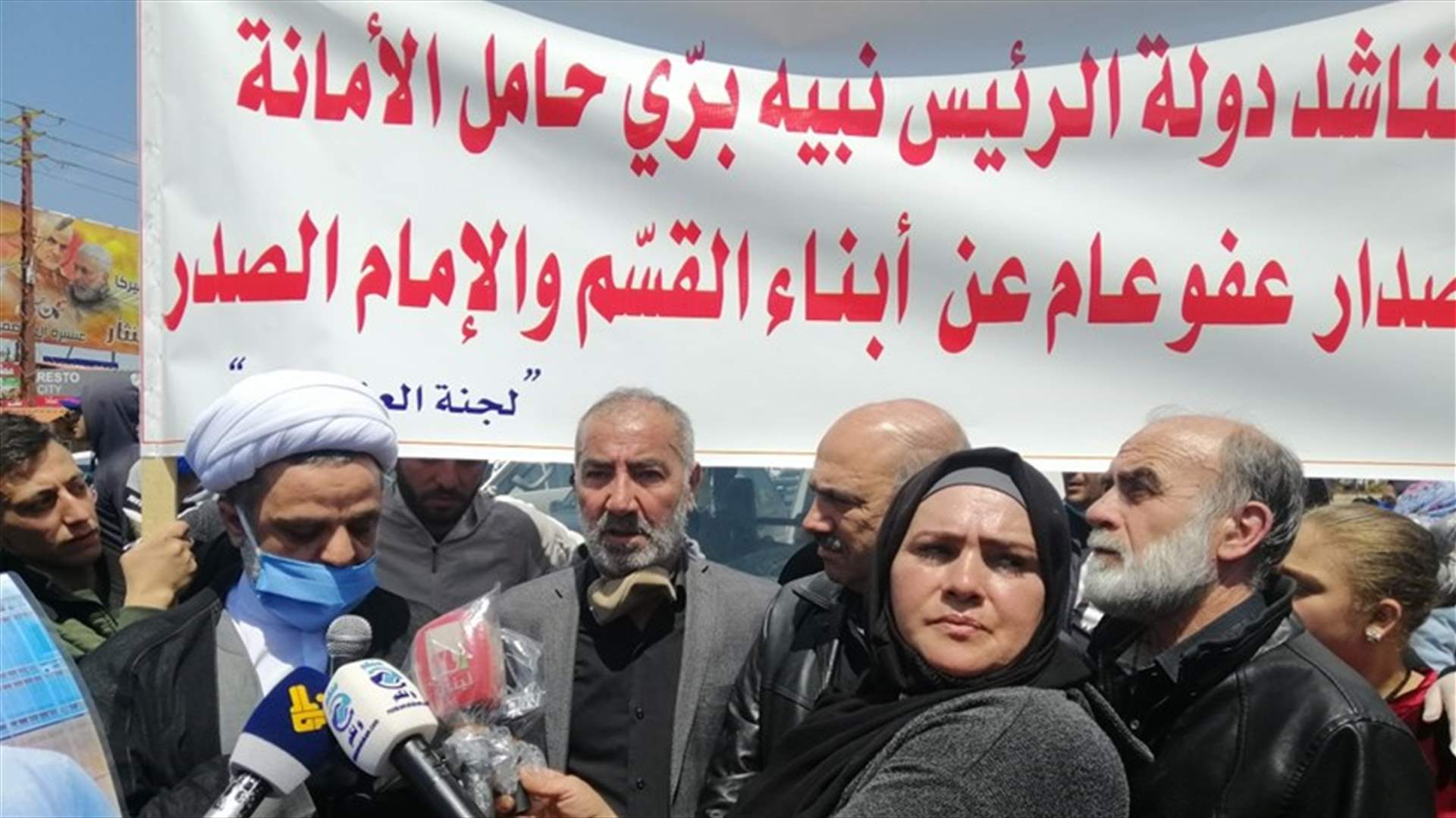 اعتصام وحرق إطارات في بعلبك للمطالبة بإقرار قانون العفو العام