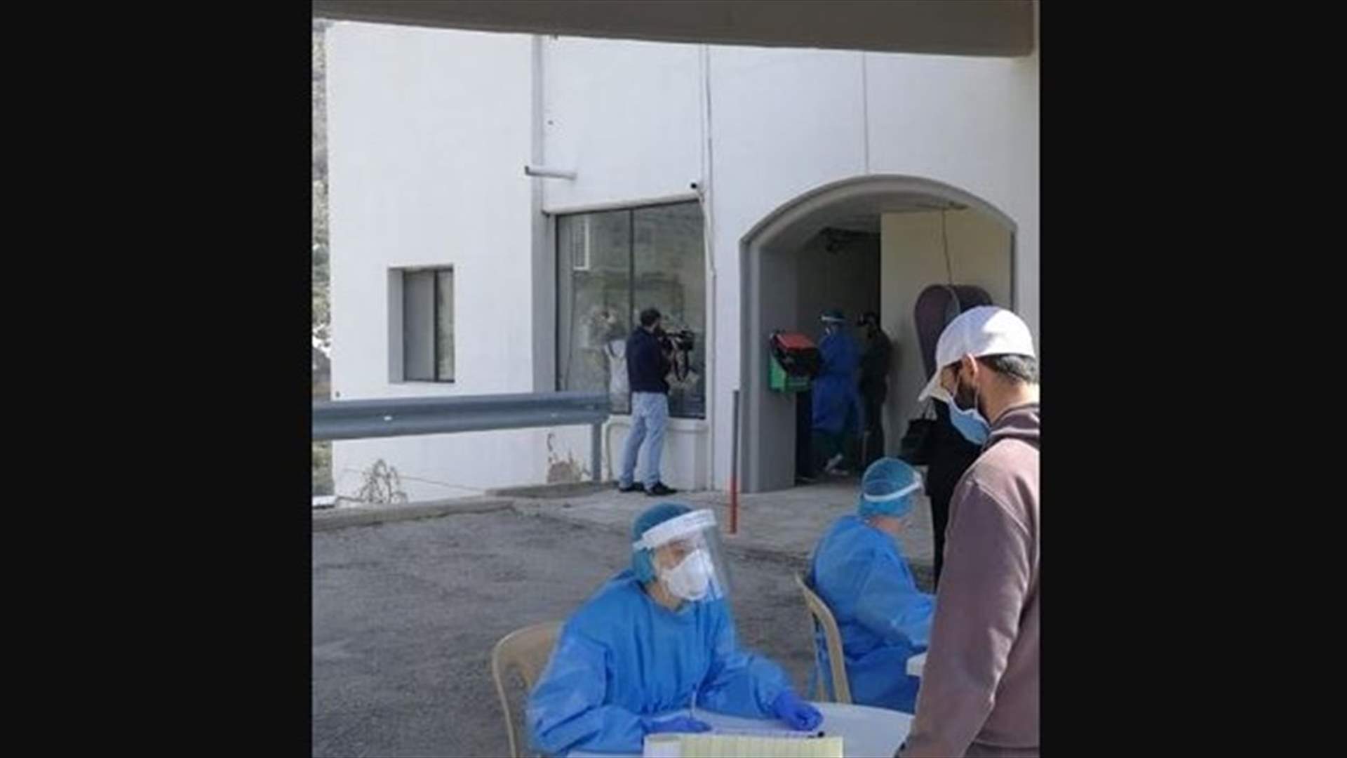 المختبر النقال لـ LAU أجرى فحص PCR لـ 32 شخصا في مستشفى تنورين