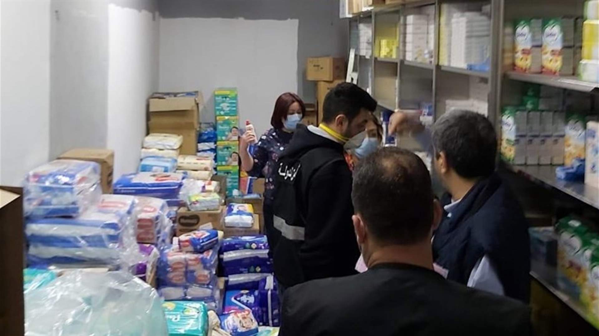 ضبط كميات من عبوات المعقمات الكحولية في مستودع للادوية في صيدا