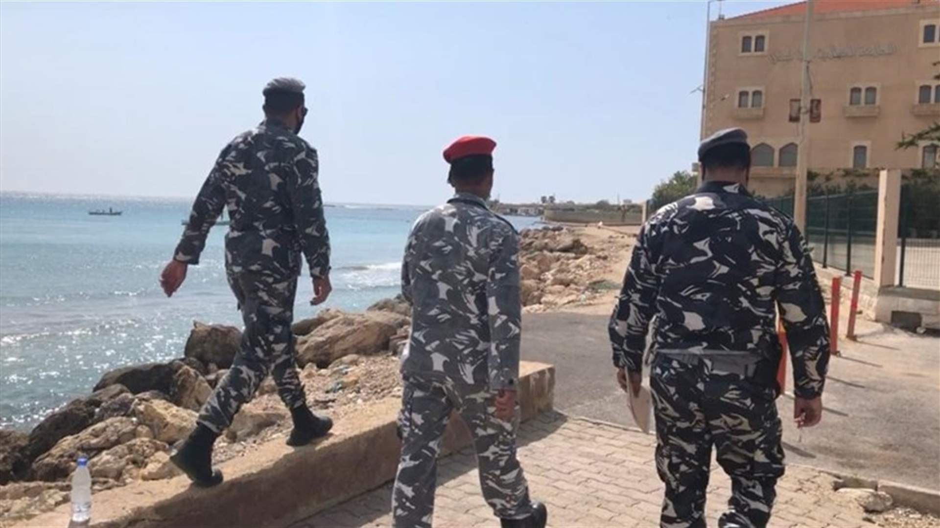 إخلاء بحر صور من مراكب وسباحين... وتفريق تجمعات على الشاطئ والكورنيش