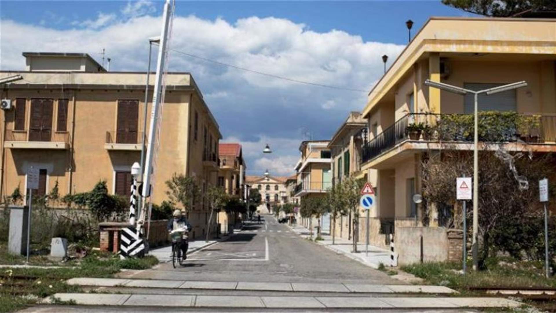 مدينة  سافيانو الايطالية في الحجر غداة وفاة رئيس بلديتها بكورونا