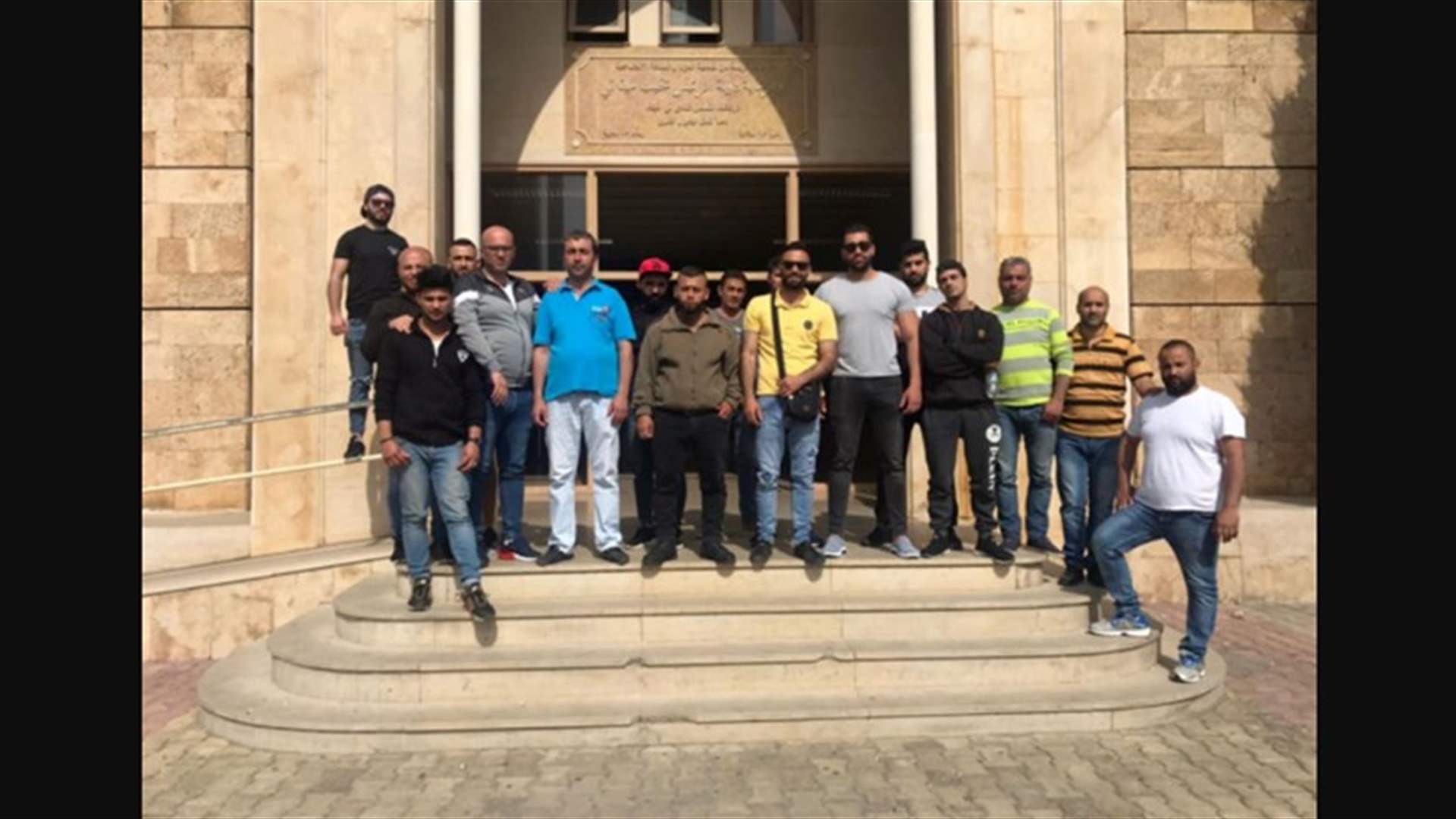 اعتصام لمياومي بلدية الميناء للمطالبة برواتبهم