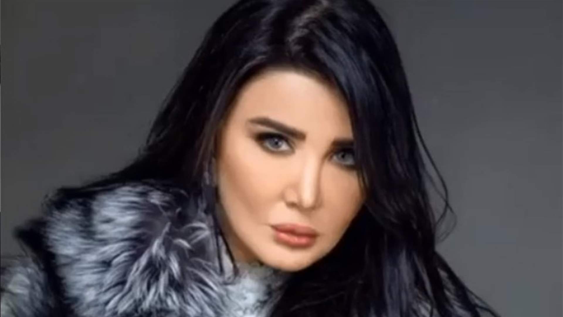 ممثلة سورية شهيرة تعلن إعتزالها رسمياً: "دعوني أعيش بسلام"