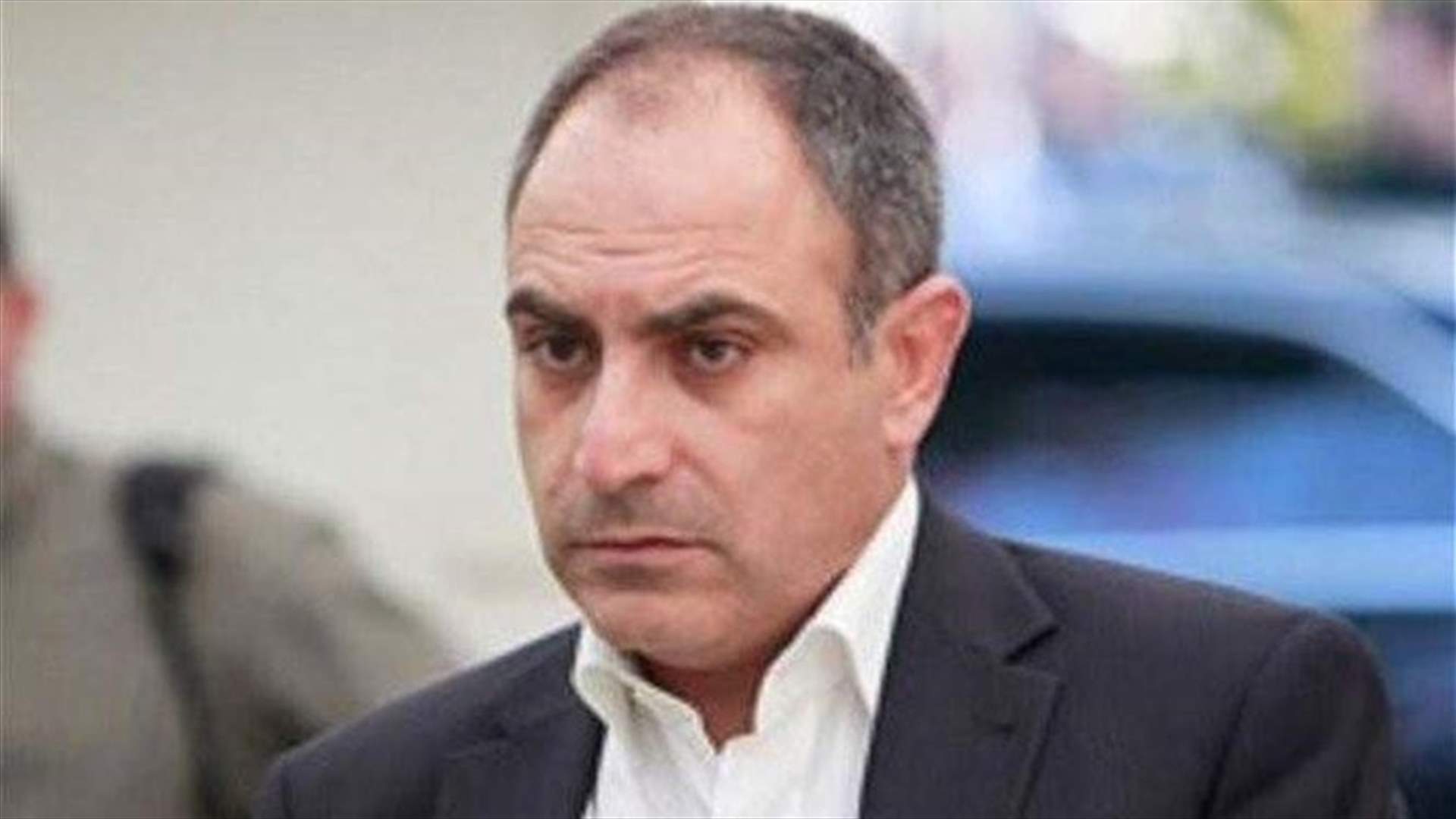 أسود يتقدم بإخبار حول الأموال المهربة الى الخارج... ماذا في التفاصيل؟