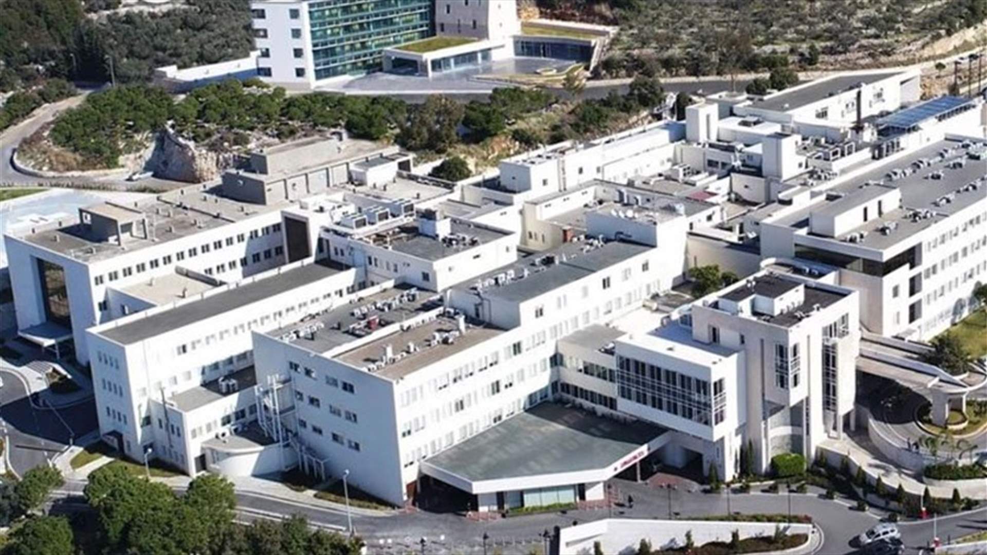 مبادرة فرح من جمعية أحلى فوضى إلى مستشفى سيدة المعونات (فيديو)