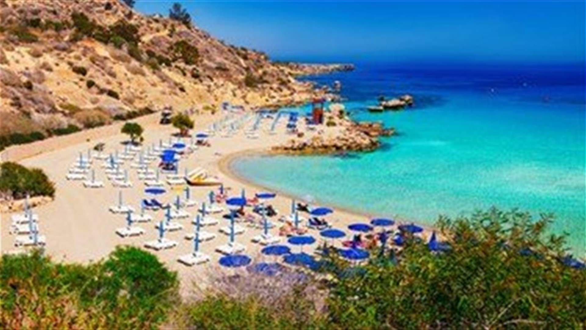 Cyprus extends coronavirus flight ban to May 17