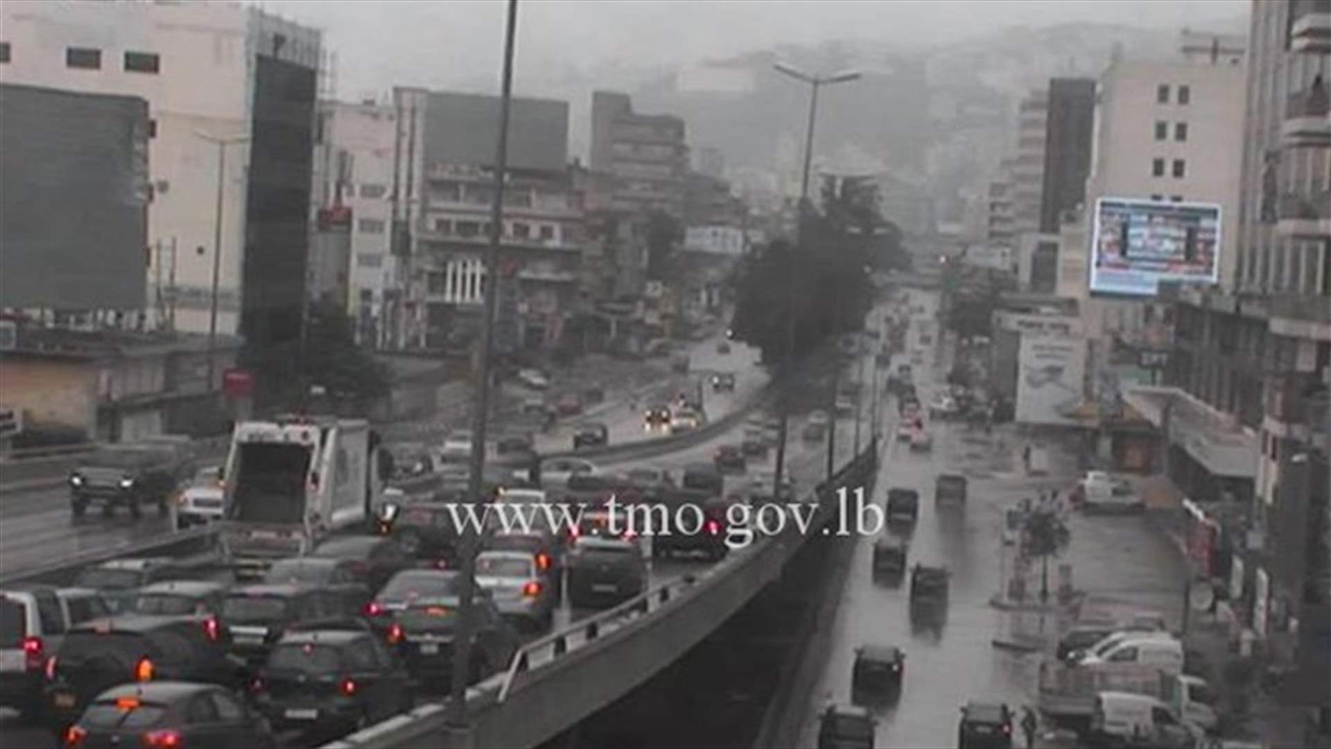 التحكم المروري: جريح نتيجة تصادم بين 5 مركبات على جسر الدورة - المسلك الشرقي سبب بازدحام مروري وتتم المعالجة من قبل دراج مفرزة سير الجديدة
