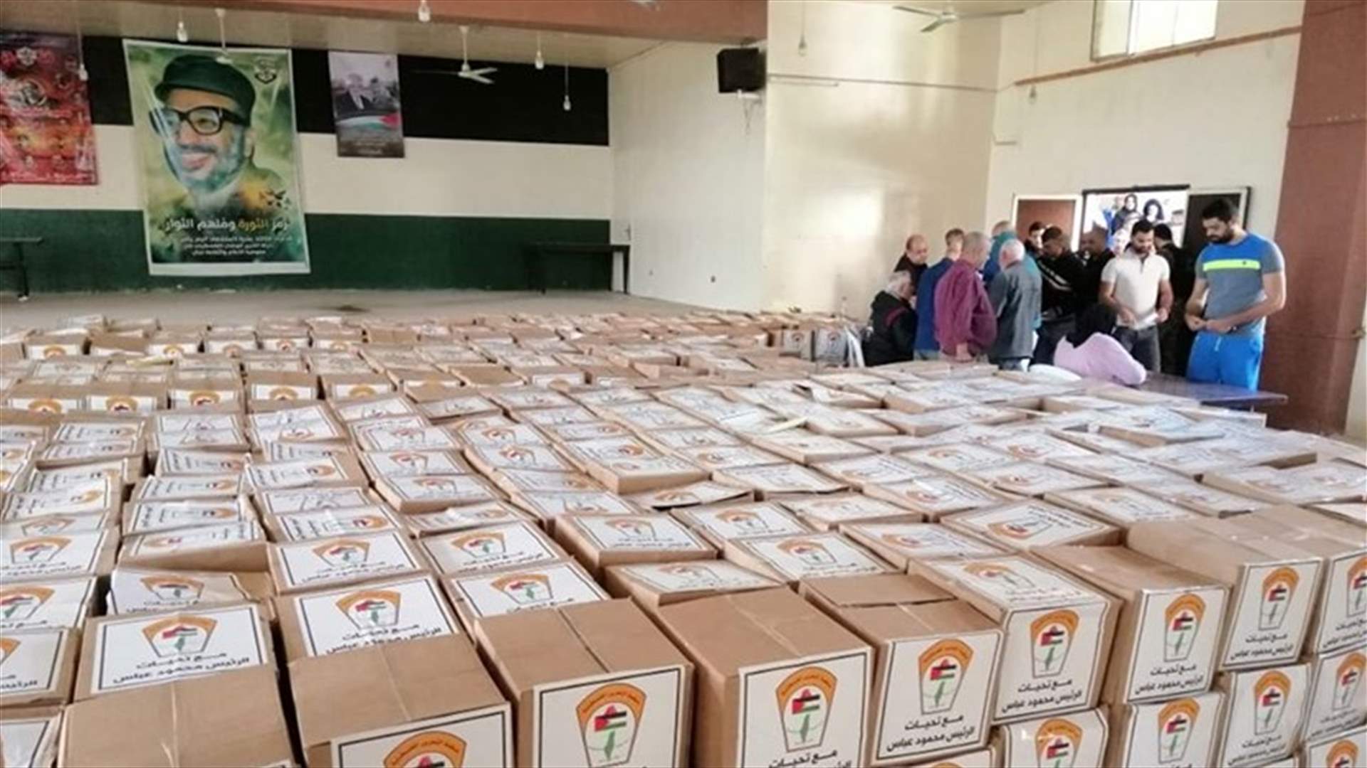 سفارة فلسطين توزّع حصصاً غذائية في مخيمي البداوي والبارد