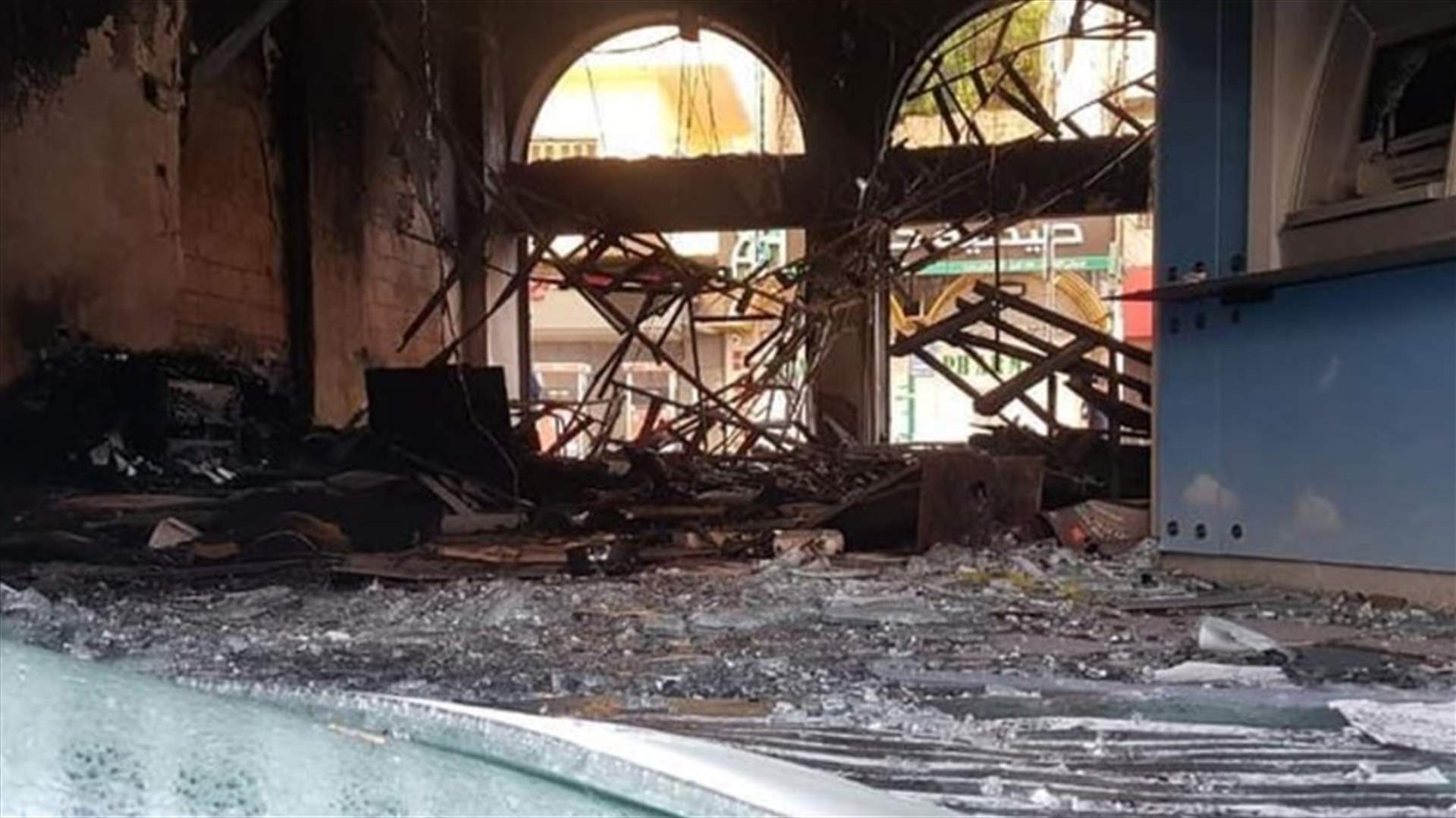 بيان للجيش حول الحوادث في طرابلس ومناطق أخرى ليلا... اصابات بين العسكريين وتوقيفات