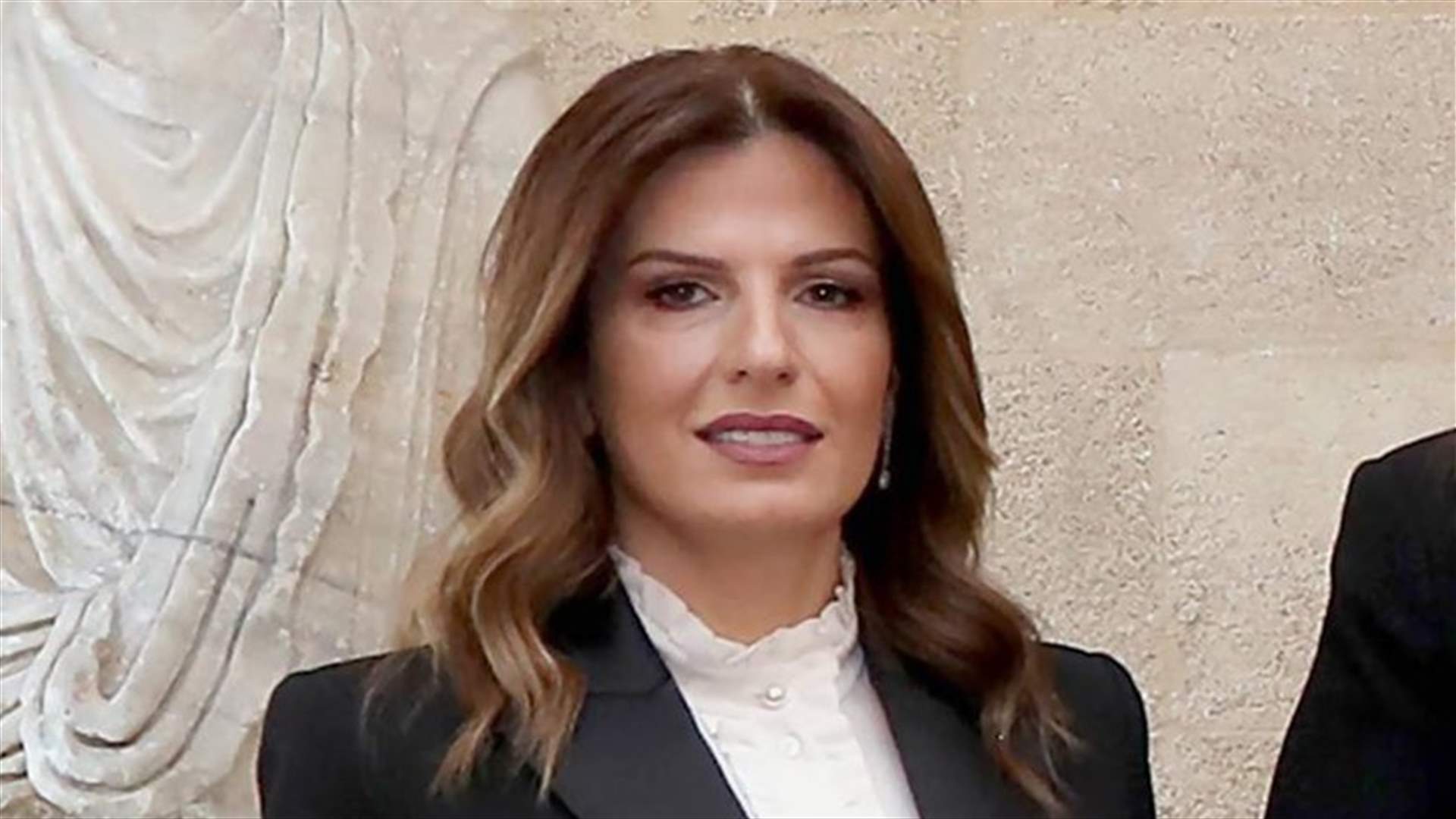 وزيرة العمل دانت التعرض للعاملات في الخدمة المنزلية: لمعاقبة فاعليها