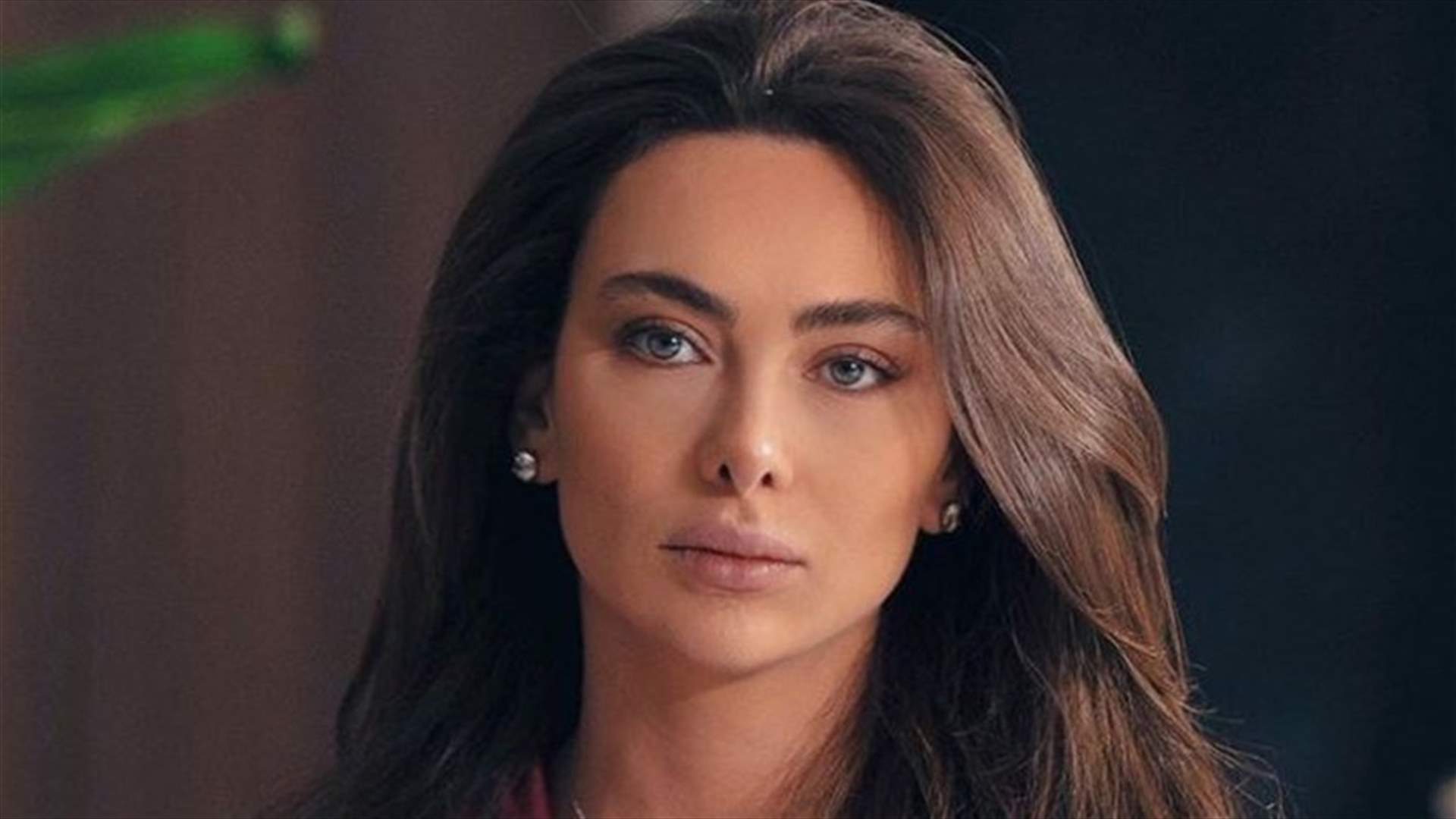 هل تعكس ملابس ستيفاني صليبا شخصيّة "كارمن" في مسلسل الساحر؟