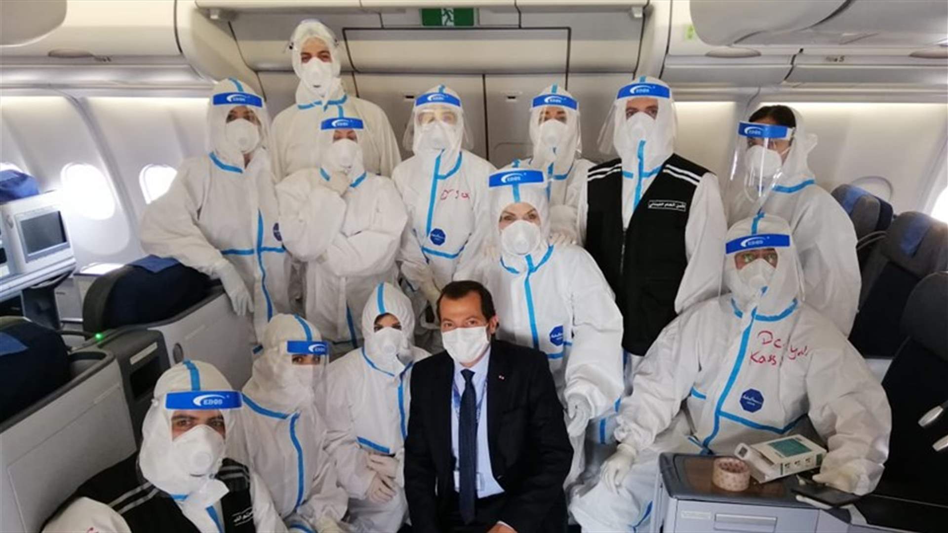 لبنان المنتشر يساعد لبنان المقيم... مفاجأة على متن الطائرة الآتية من فرنسا