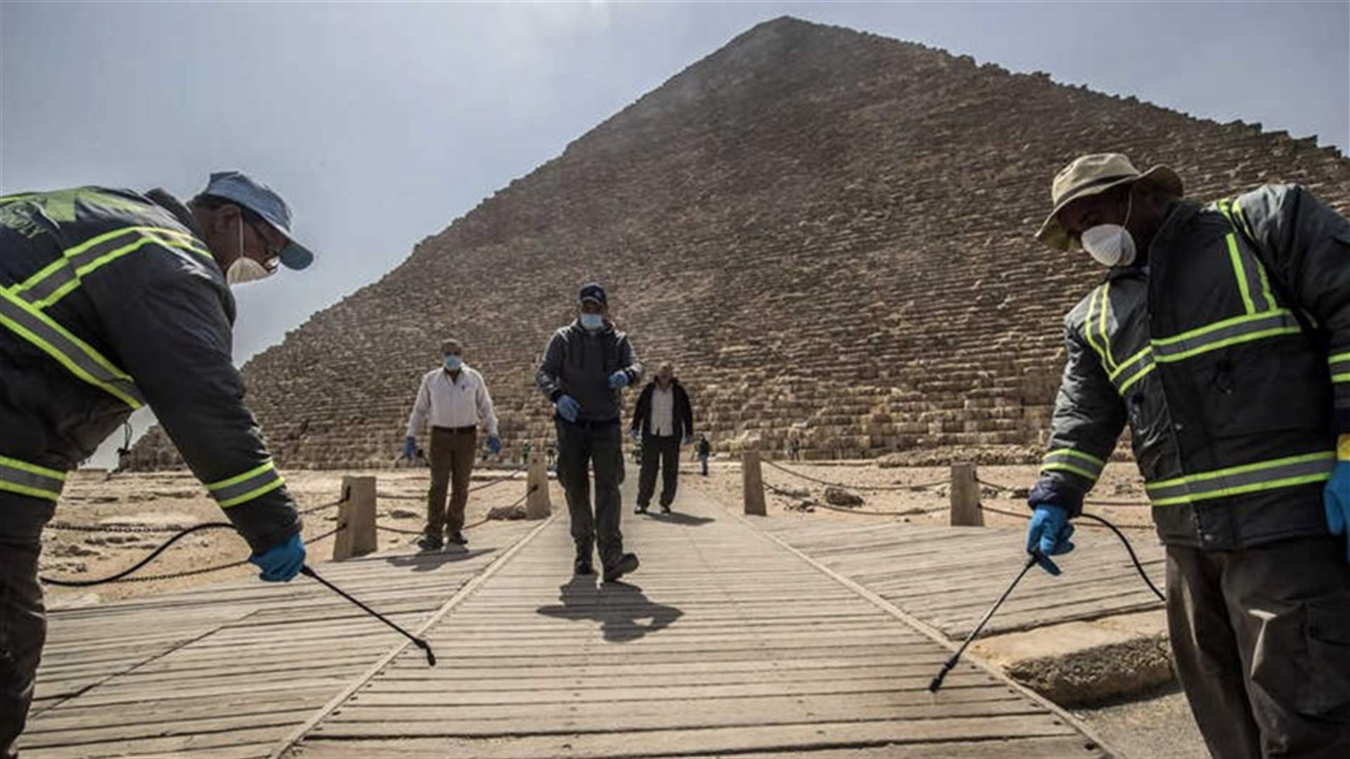 298 حالة إصابة جديدة بكورونا في مصر بعد تخفيف بعض القيود المفروضة مع بدء رمضان
