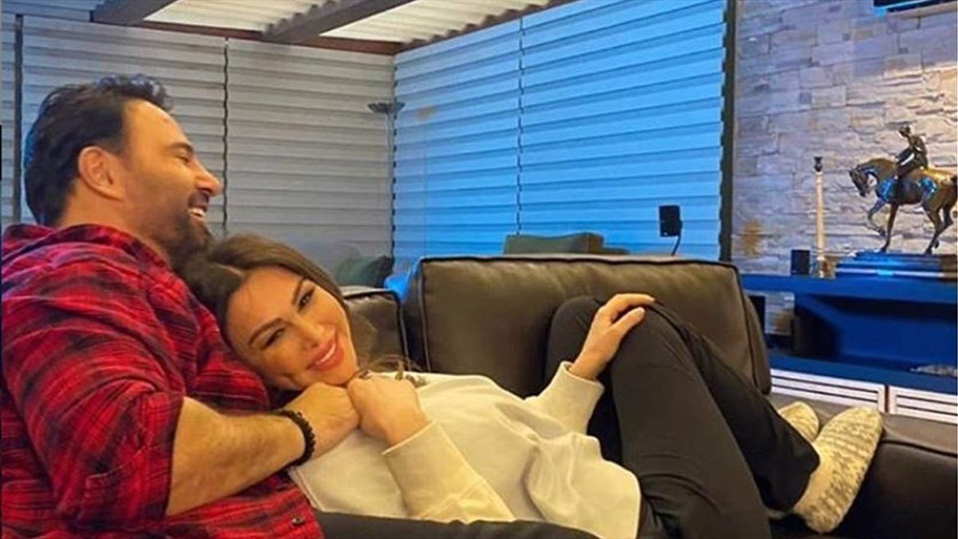 عاصي الحلاني يشوّق المتابعين... يكشف عن مقتطفات من فيديو قصة العشق التي تجمعه بزوجته كوليت!