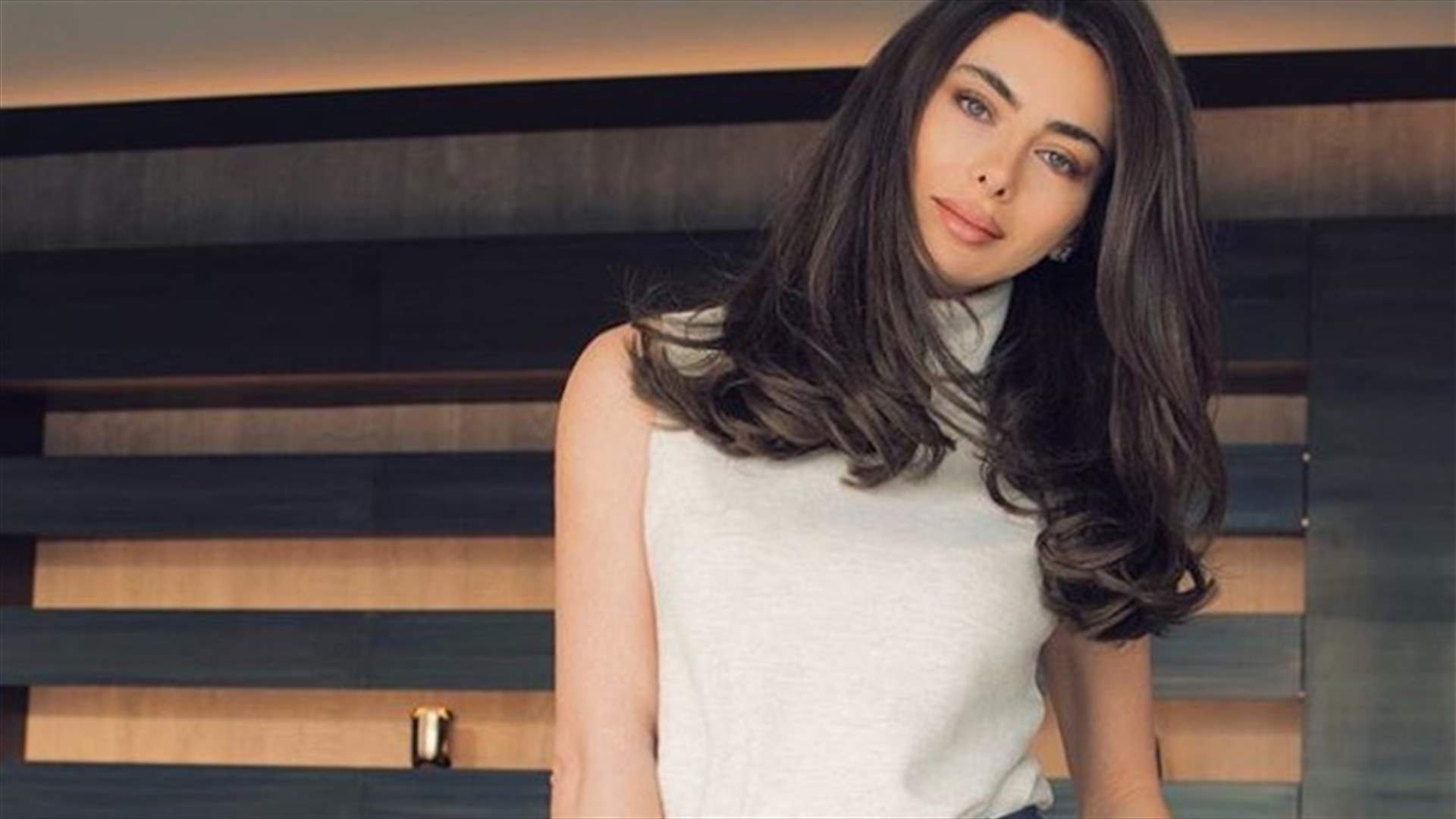 ستيفاني صليبا تنشر فيديو من كواليس تصوير "الساحر" في البرد القارس!