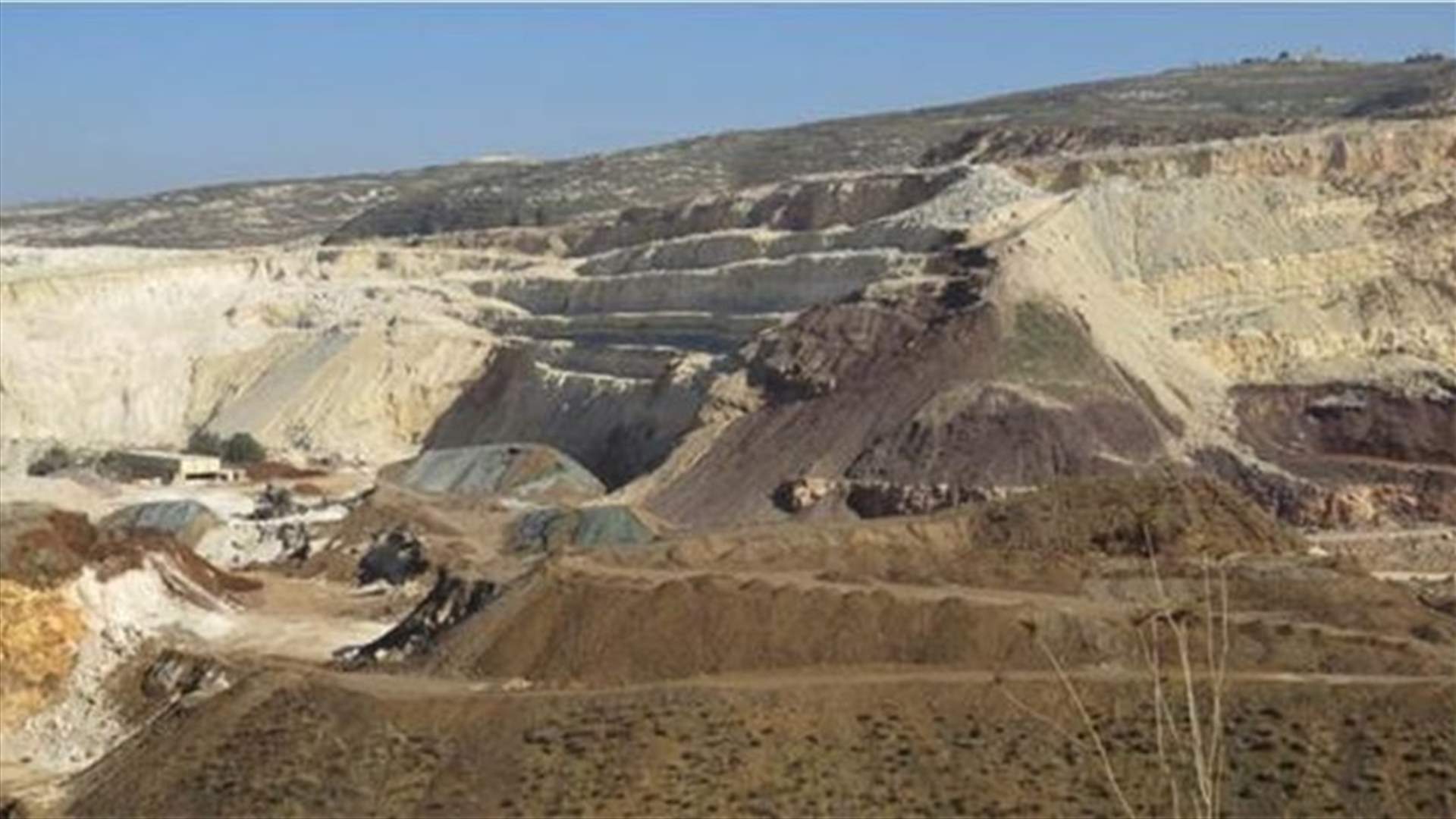 لجنة كفرحزير لنواب ووزراء الكورة: لمنع عودة كورونا مقالع شركات الاسمنت إلى العمل