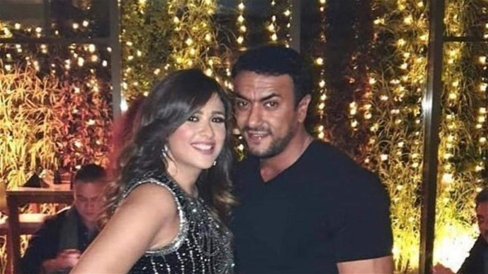 أحمد العوضي يحذف إشعار زواجه.. هل ياسمين عبد العزيز هي الزوجة المجهولة؟