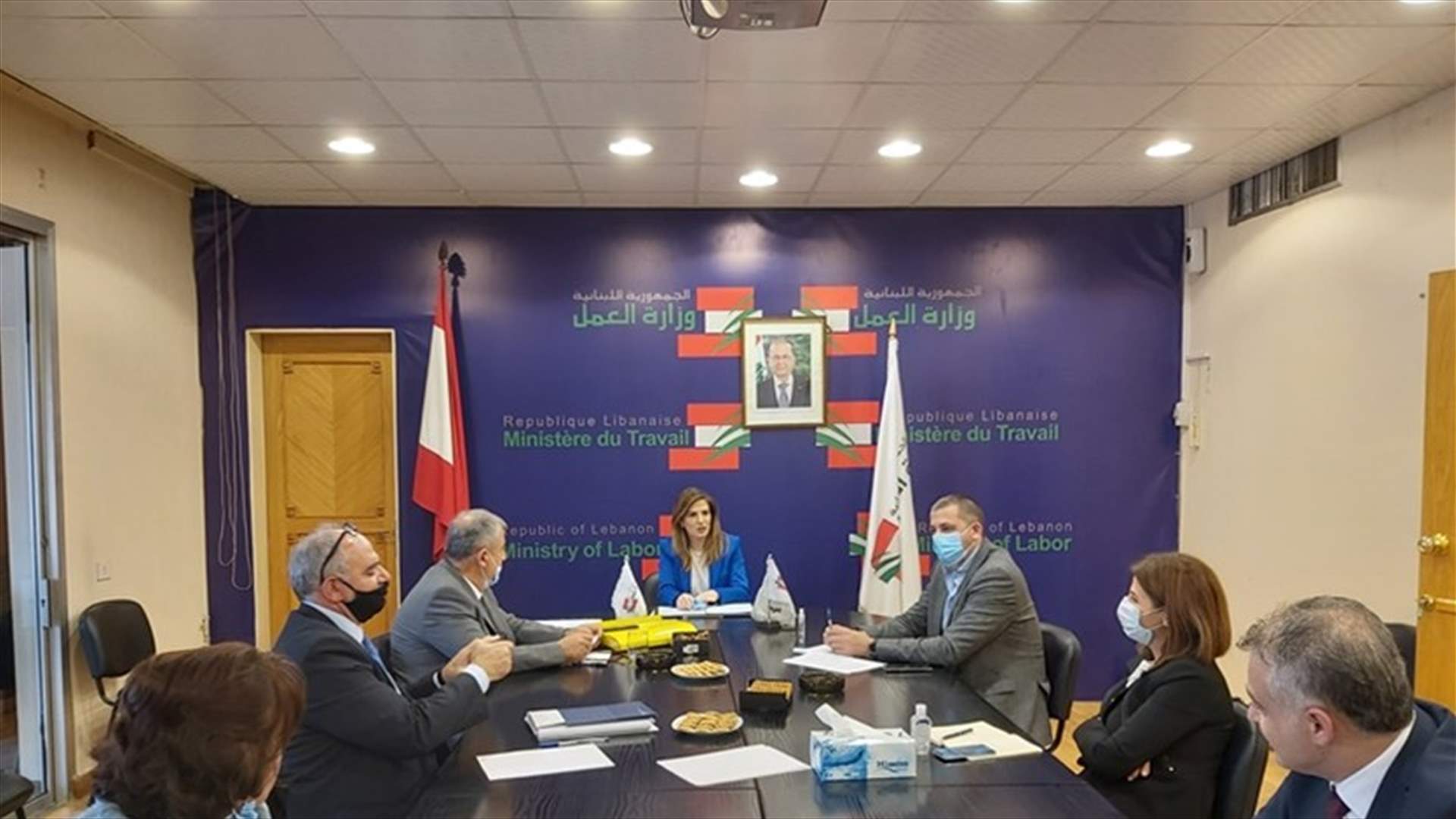 اجتماع للجنة تعديل قانون العمل ومتابعة آلية عودة العمال الاجانب... واليكم الخط الساخن للوزارة