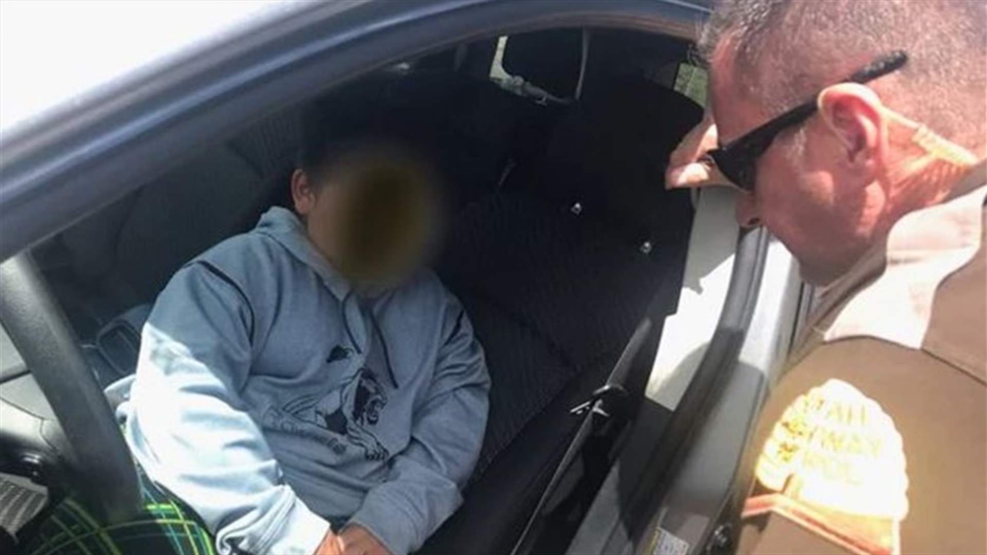 طفل أميركي في الخامسة يقود سيارة على طريق سريع لشراء لامبورغيني