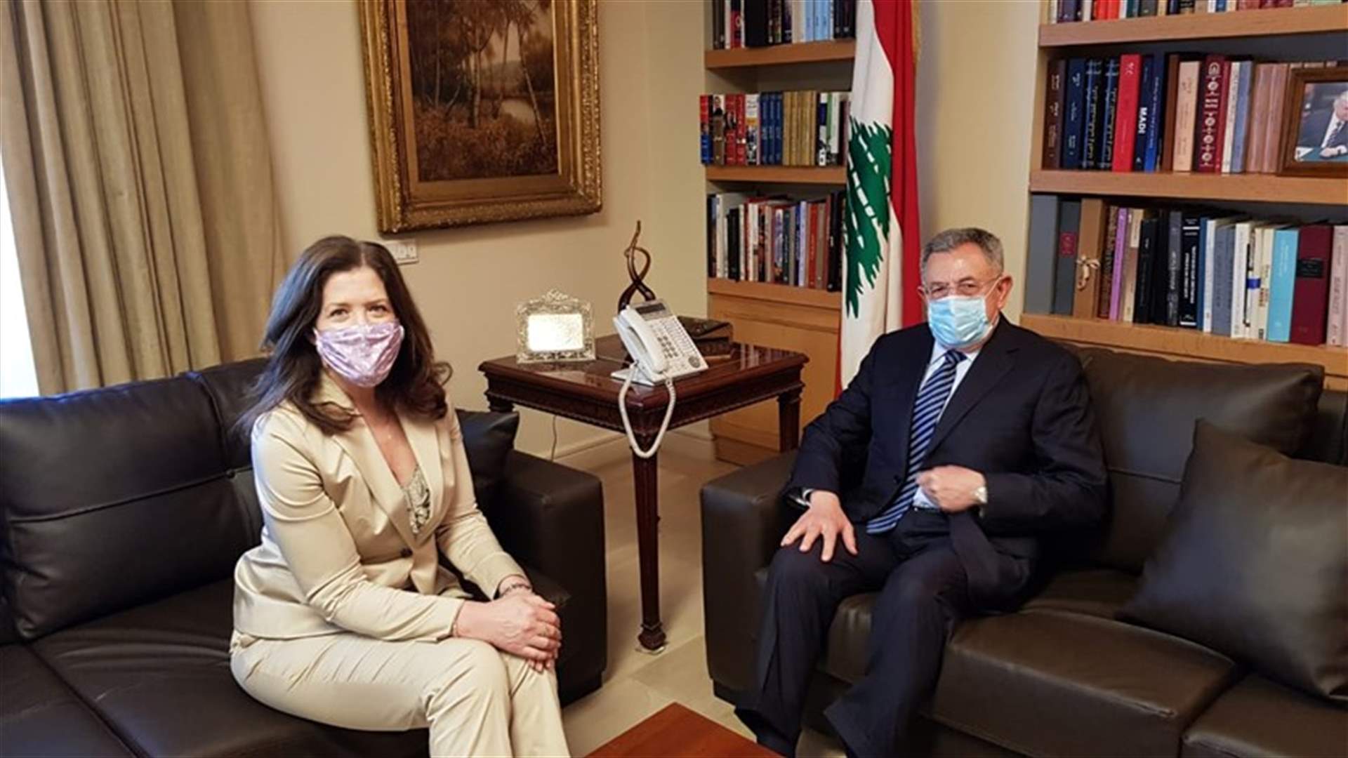 السفيرة الأميركية زارت السنيورة