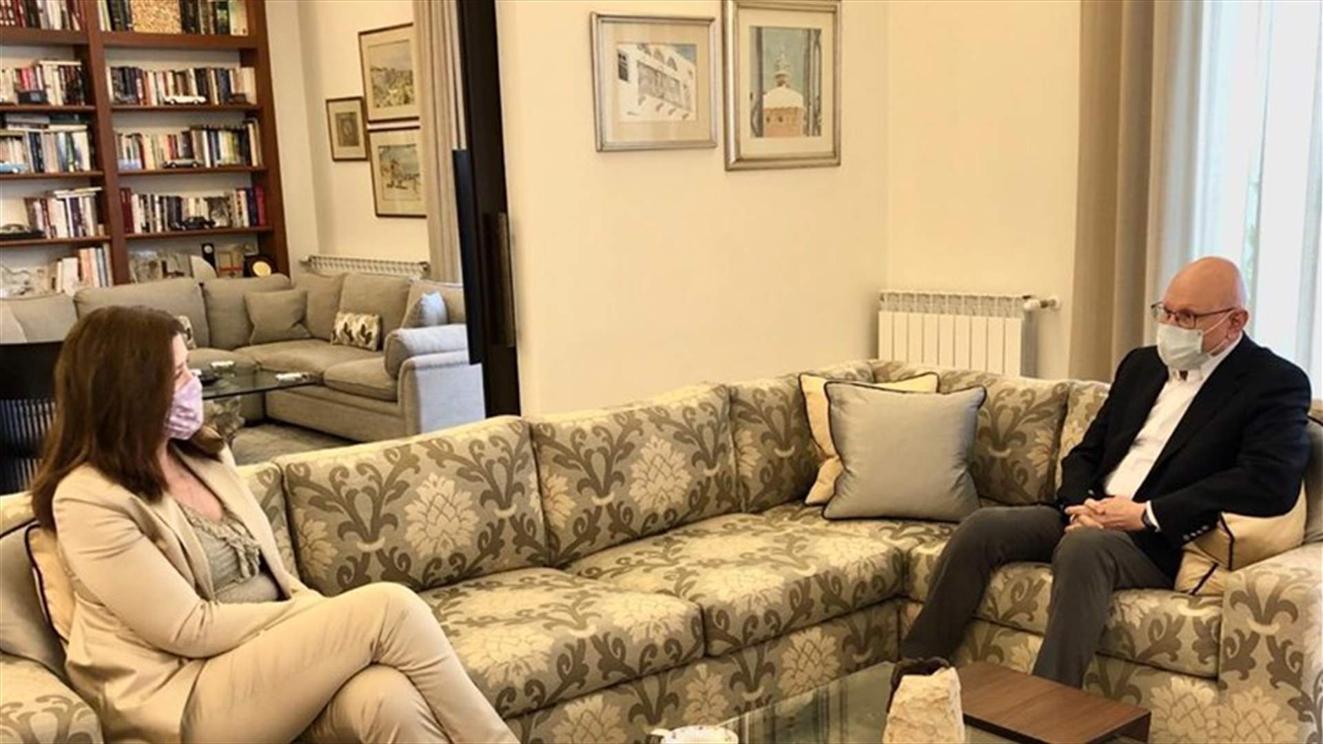 سلام عرض التطورات مع السفيرة الاميركية