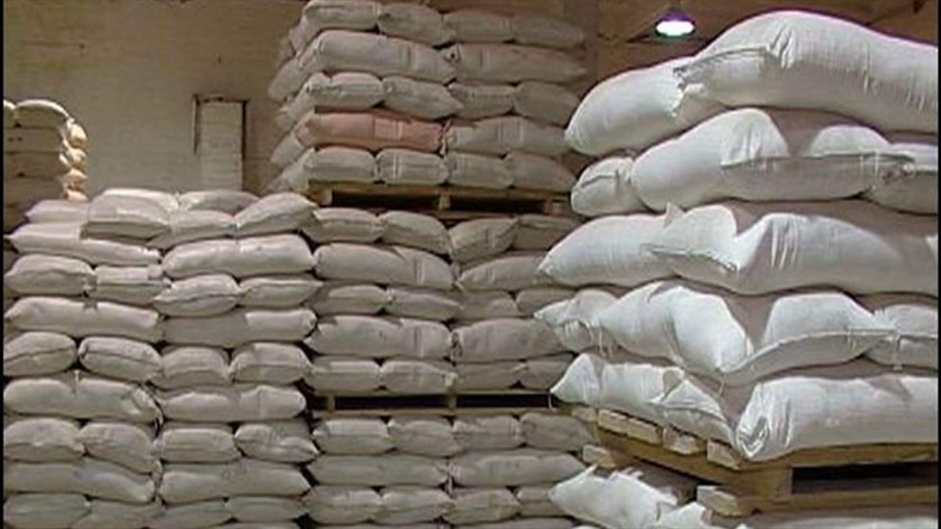 بعد الحديث عن تهريب الطحين اللبناني الى سوريا... تجمع المطاحن: نلتزم بالقوانين ونتشدد في التسليم الى الافران والتجار