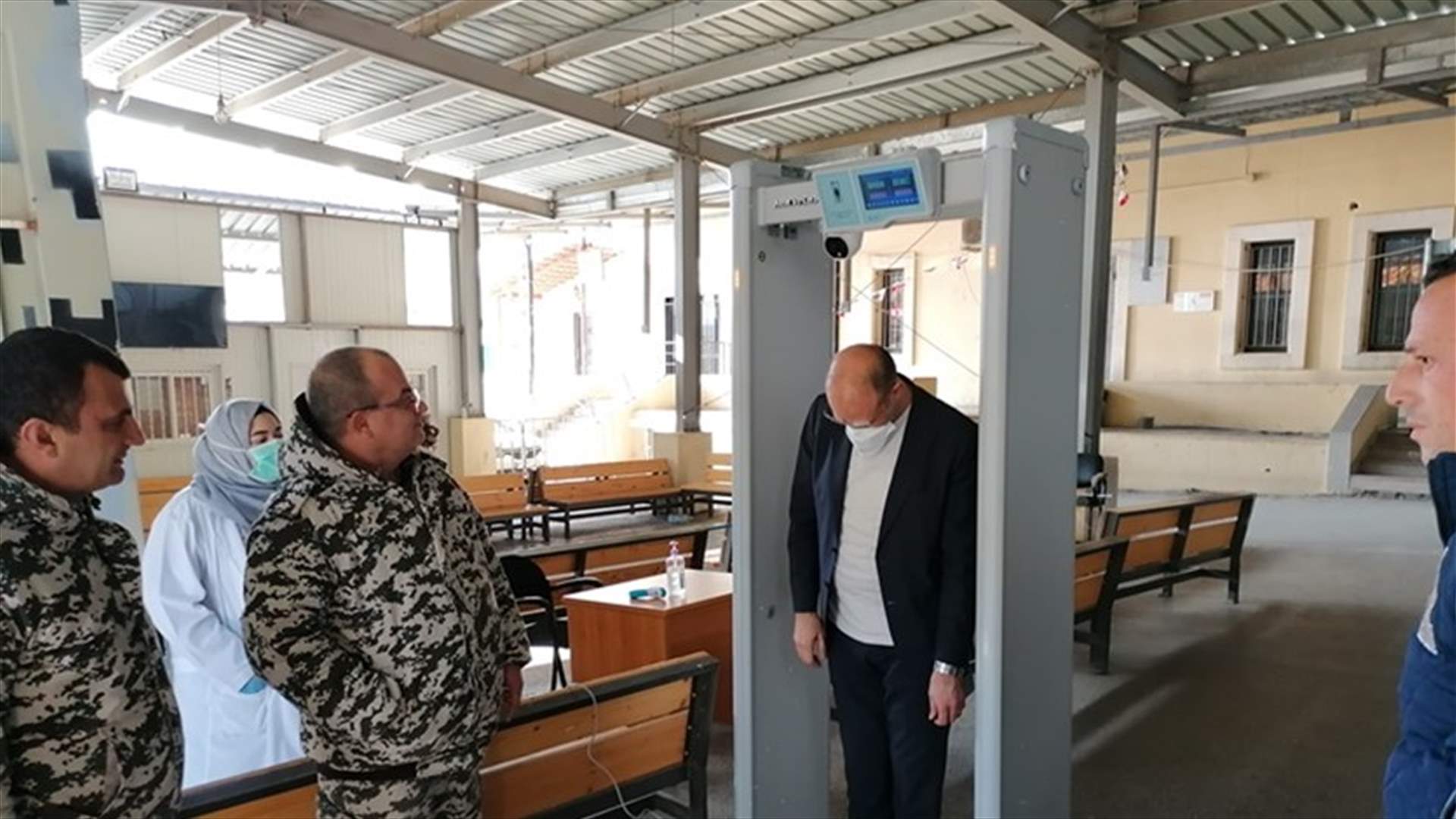 وزير الصحة من المصنع: في حال بقاء النتائج مرتفعة سأطلب اتخاذ قرار بإقفال البلد 48 ساعة