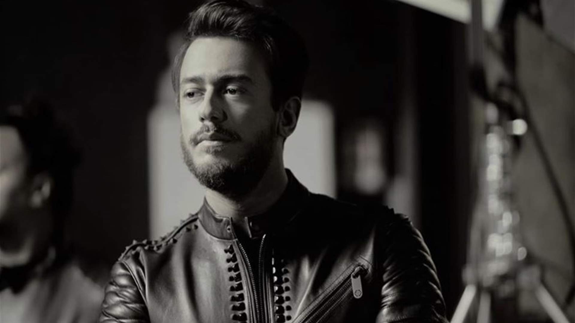 سعد لمجرد يتنقل على "السكوتر" ويتخذ تدابير الوقاية من كورونا في باريس (صورة)