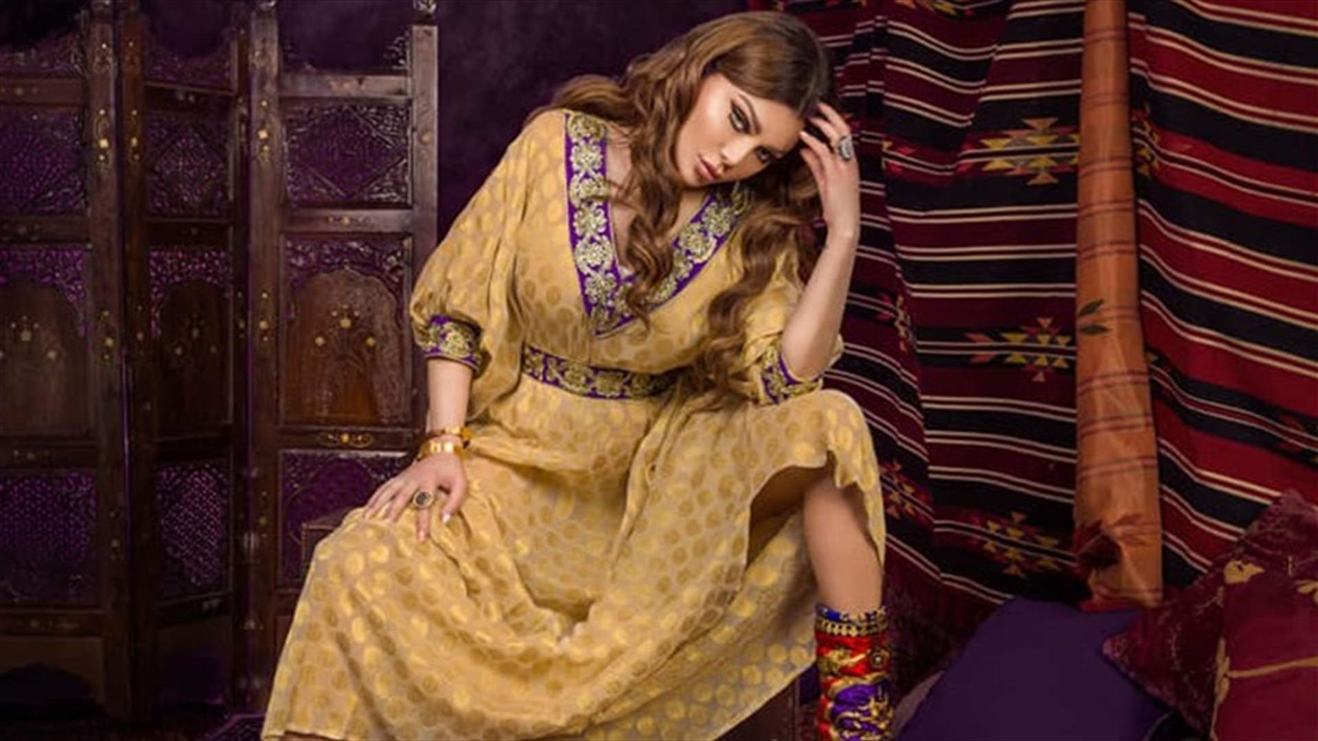 هيفاء وهبي تحذّر الجمهور من خطر إختراق هواتفهم