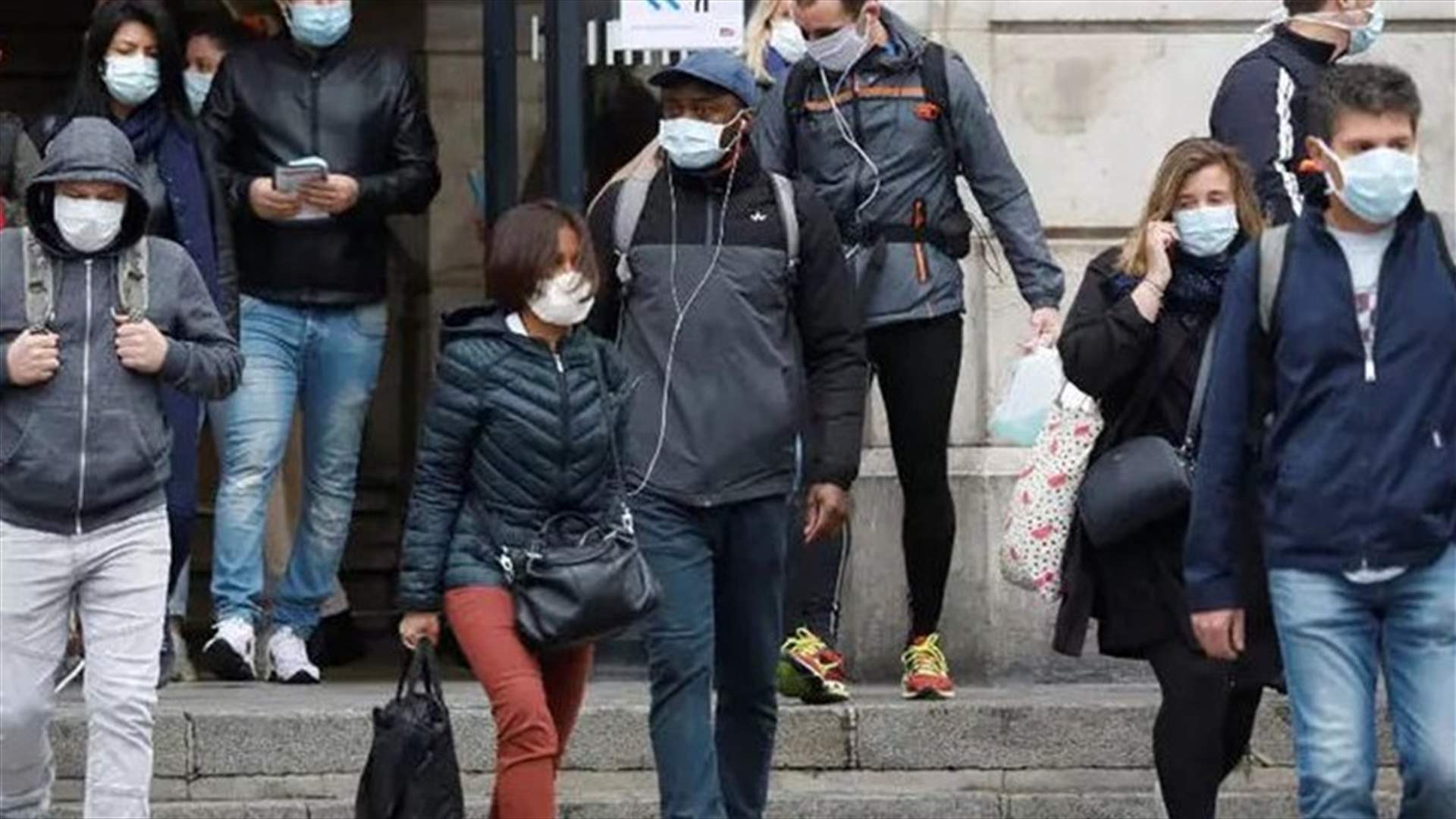 بعد رفع قيود كورونا... الفرنسيون يعودون بحذر لحياتهم الطبيعية