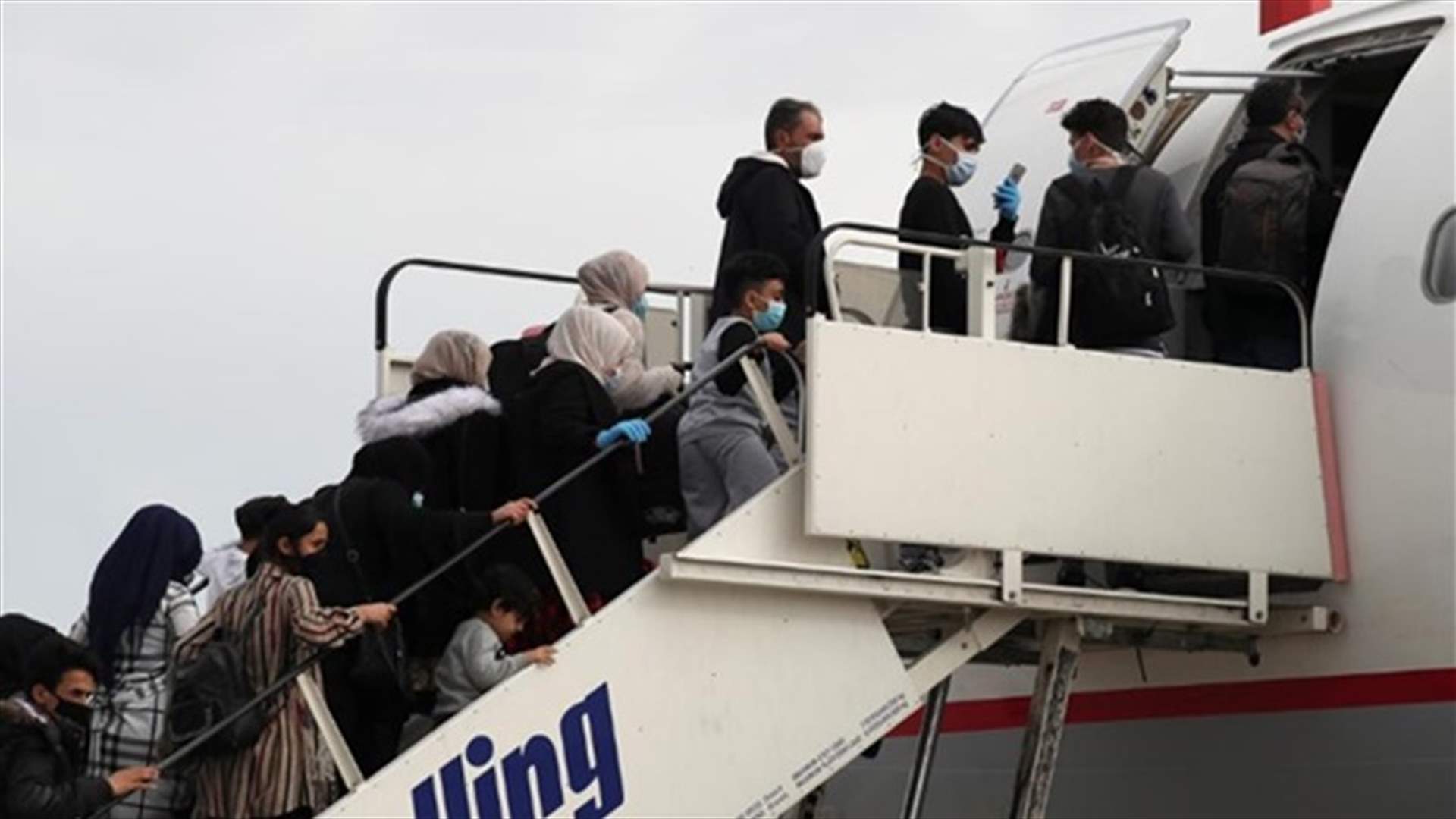 نقل مهاجرين عالقين في اليونان بسبب كورونا جوا إلى بريطانيا