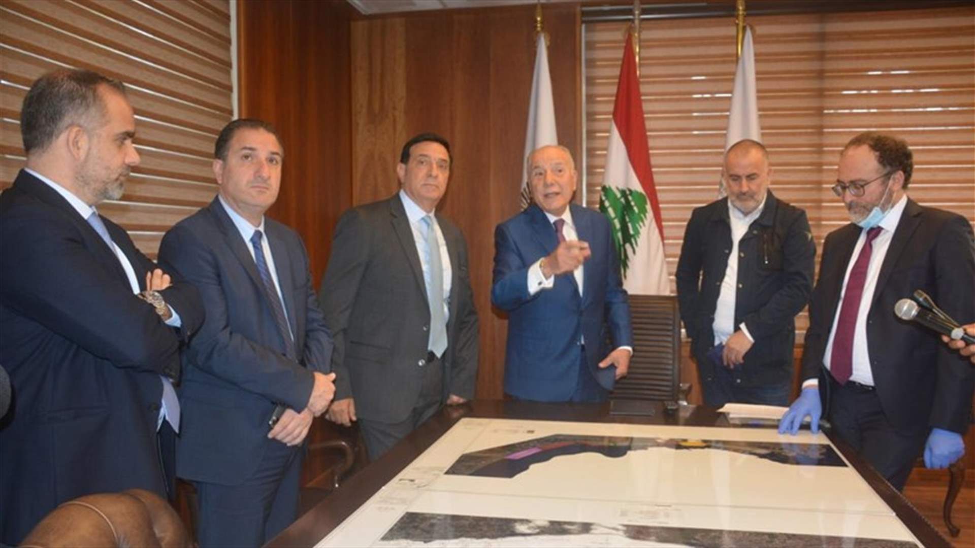 وزيرا الاشغال والاتصالات زارا غرفة طرابلس للمرة الثانية في غضون 48 ساعة...