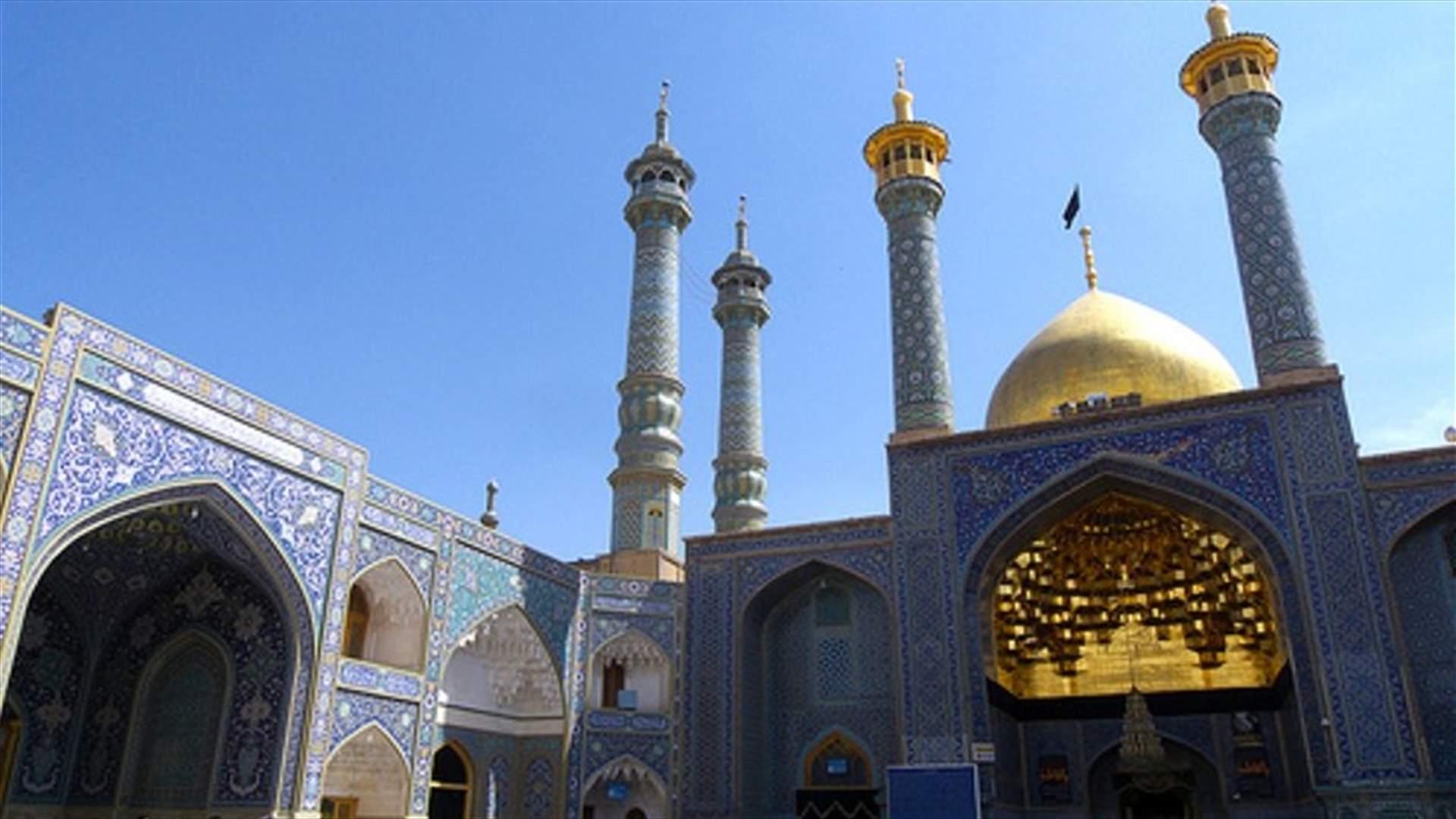 إيران تعيد فتح كل المساجد غدا