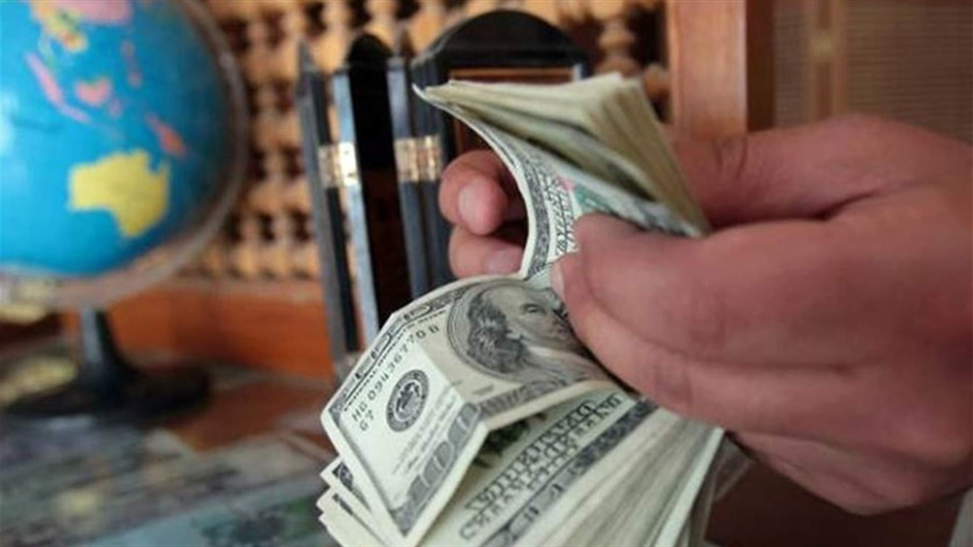 دولار الصرافين... كيف ستتمّ مراقبة حركة البيع والشراء؟ (الجمهورية)