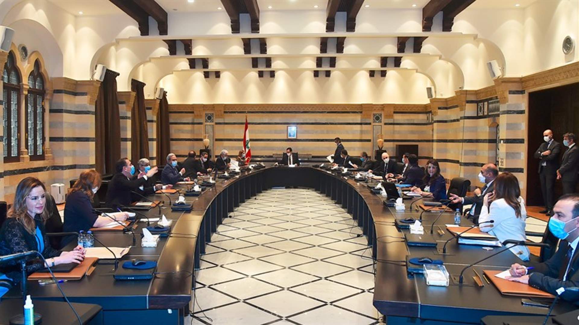 مجلس الوزراء :قرار بمصادرة المواد المهربة وتوافق على مذكرة تفاهم لانشاء معامل الكهرباء