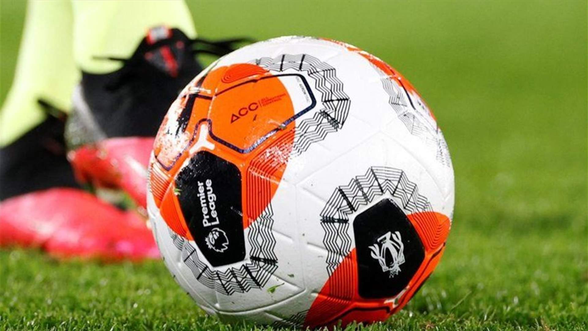 الحكومة الإنكليزية توافق على عودة دوري كرة القدم