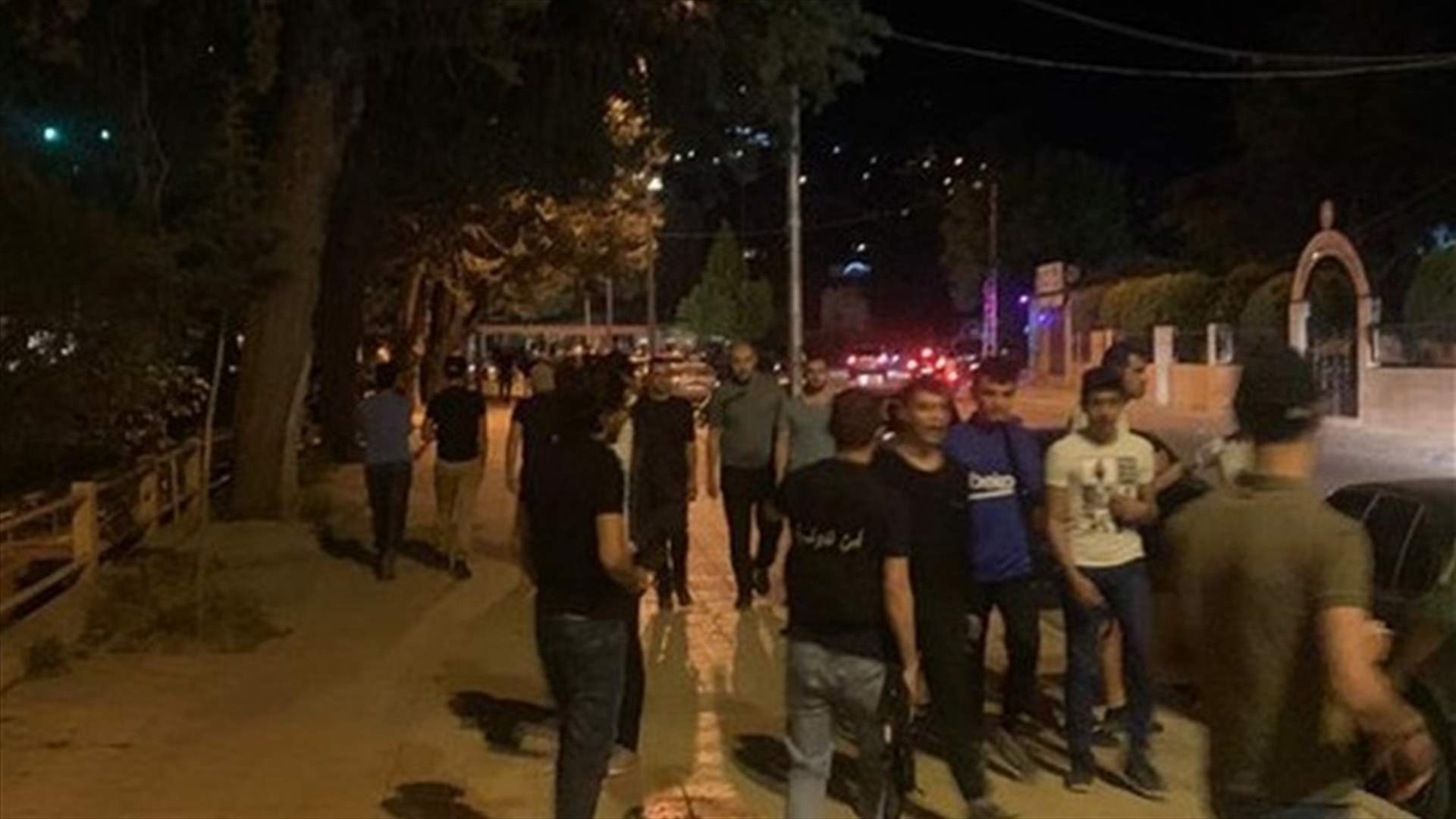 عناصر أمن الدولة عملت على تفريق حشود في رأس العين في بعلبك (صور)