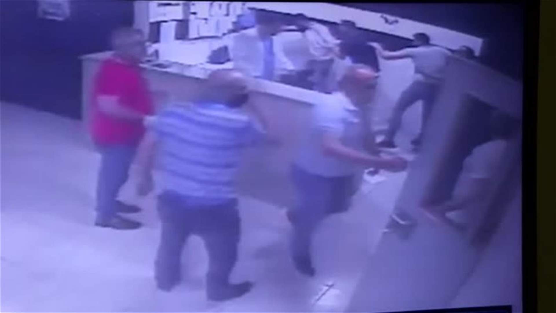 فيديو يظهر جانبا من ما حصل في قسم طوارئ مستشفى النجدة الشعبية