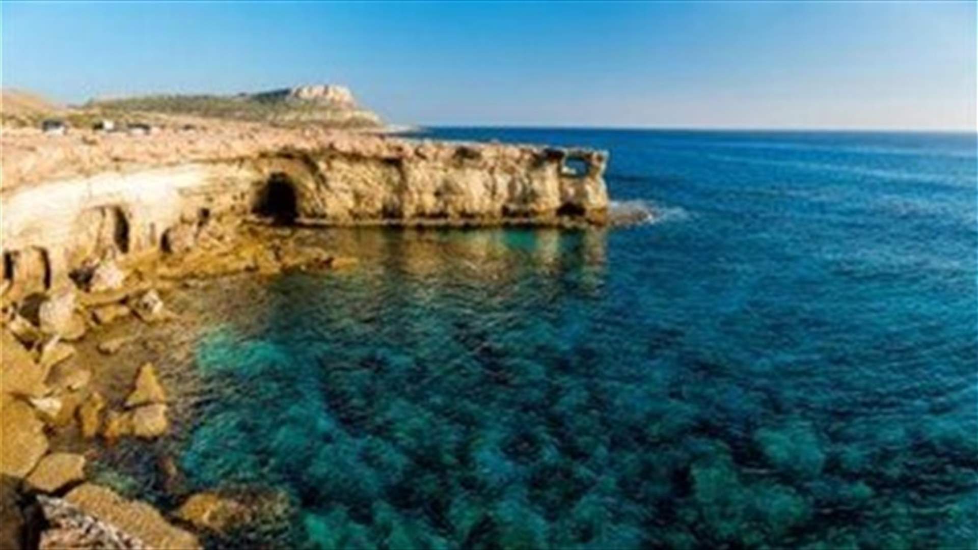 Crossing points on divided Cyprus will gradually open from June 8