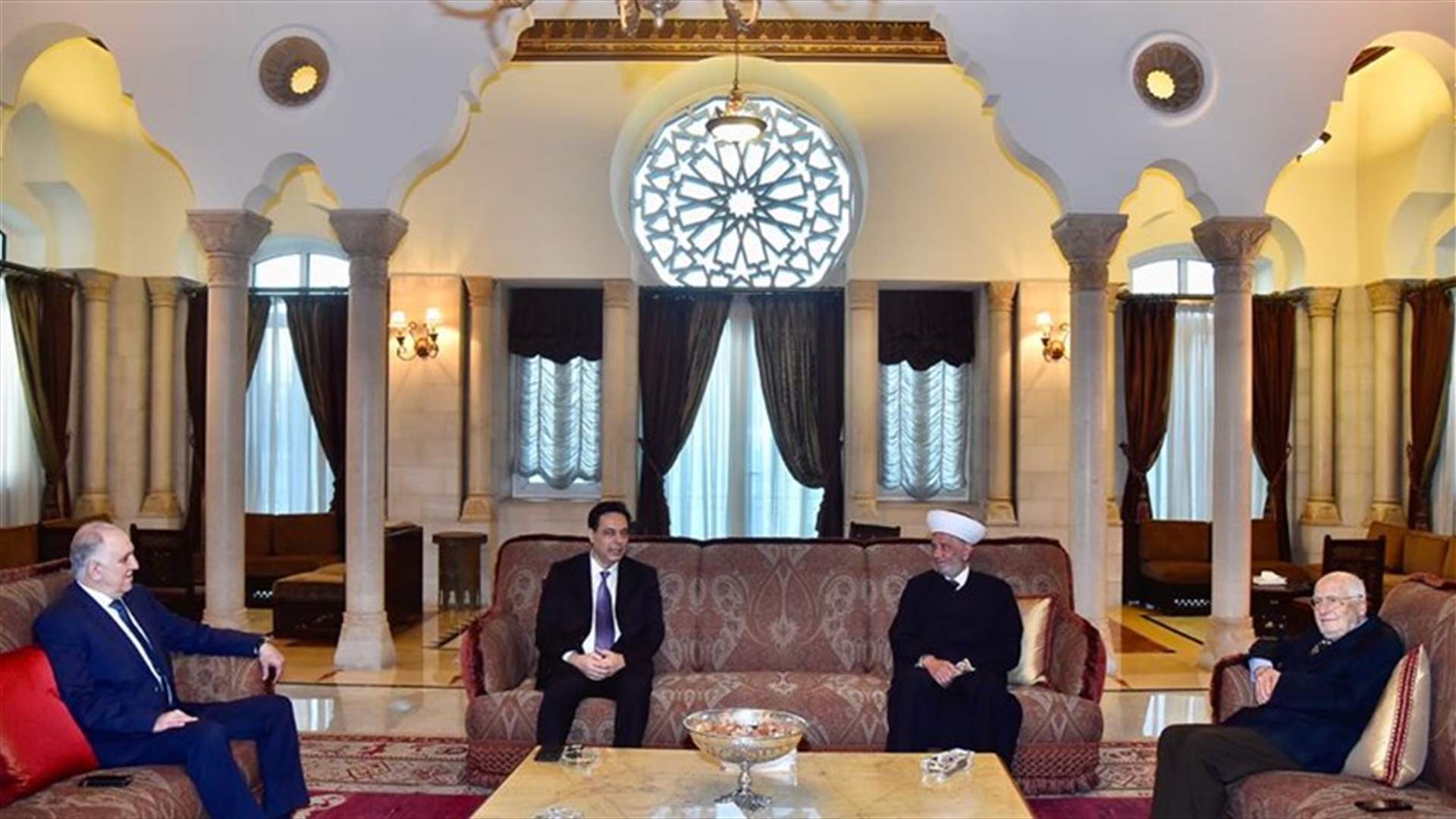 دريان الى مأدبة إفطار على شرفه في السراي الحكومي